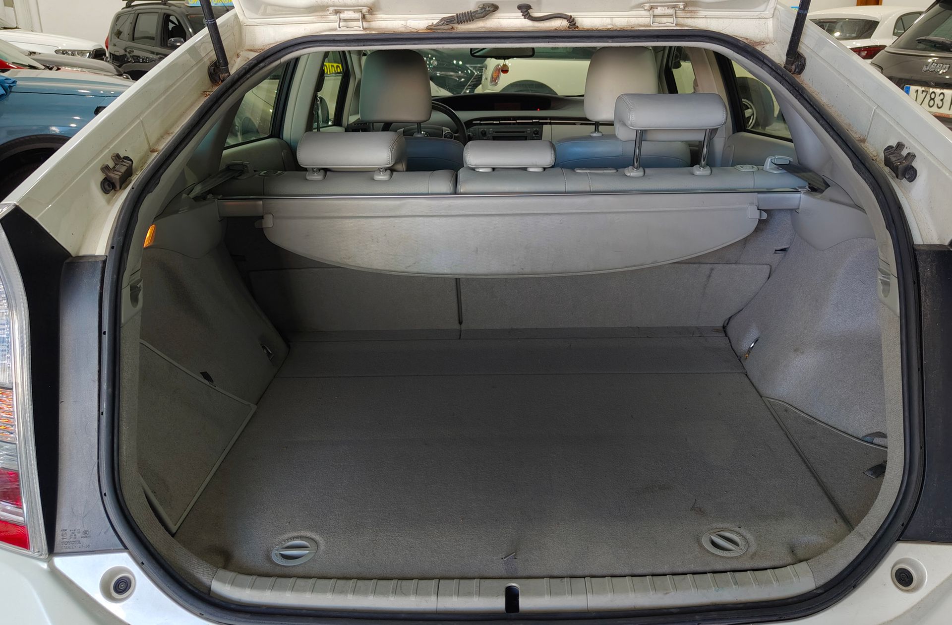 Toyota Prius 1.8 HSD Executive - foto 17