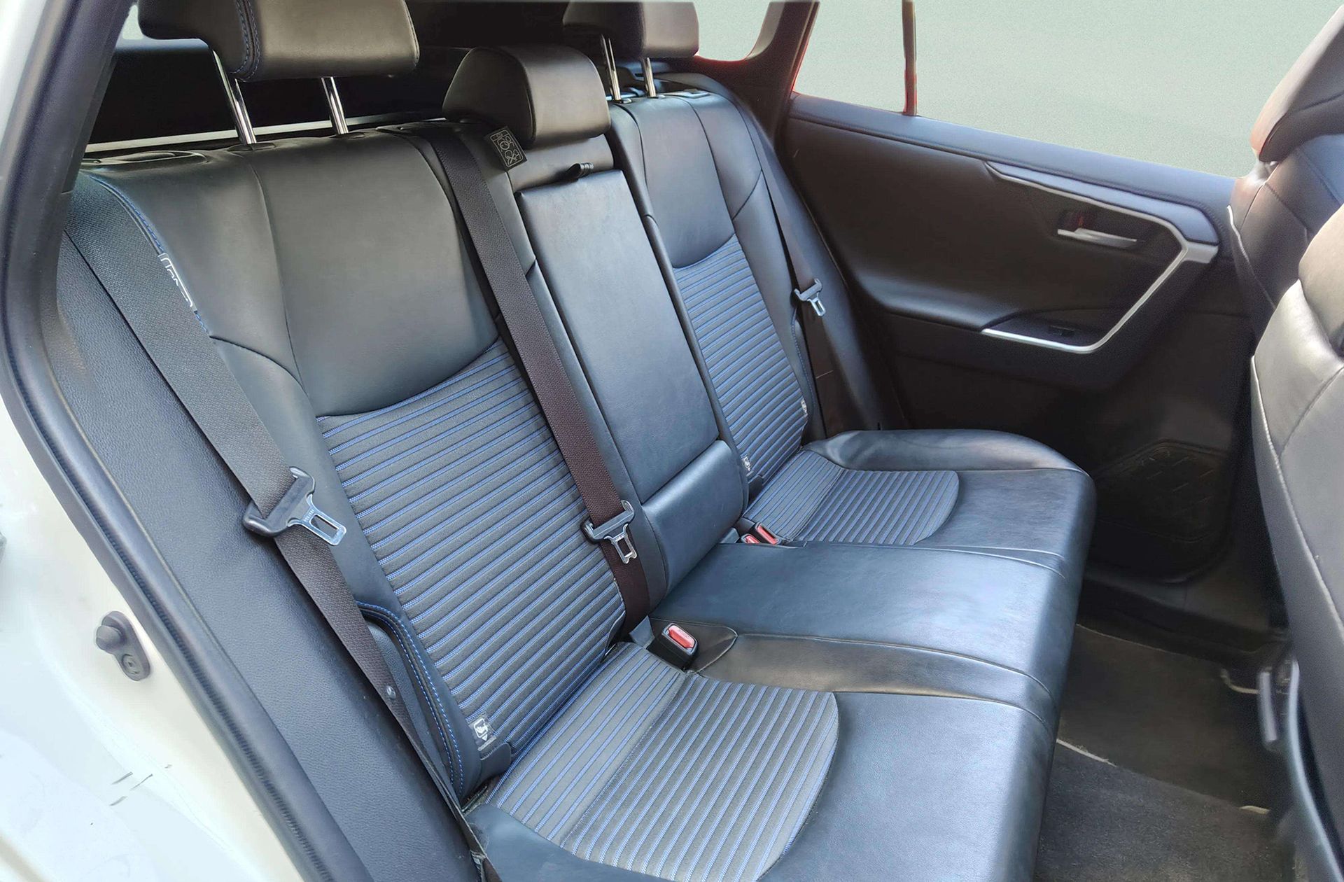 Toyota RAV4 2.5l hybrid Feel! - foto 22