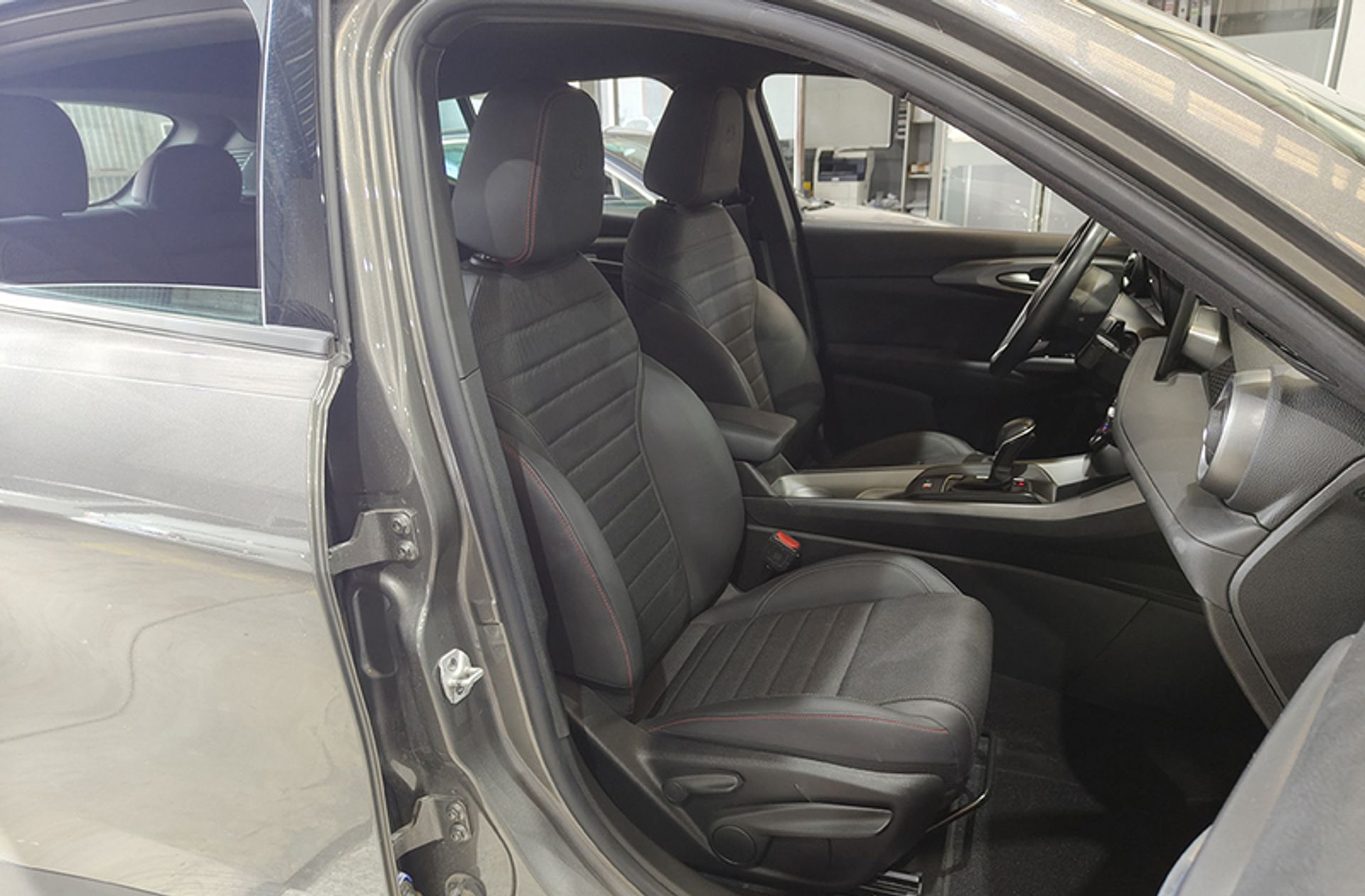 Alfa Romeo Tonale 1.5 MHEV Sprint FWD - foto 19