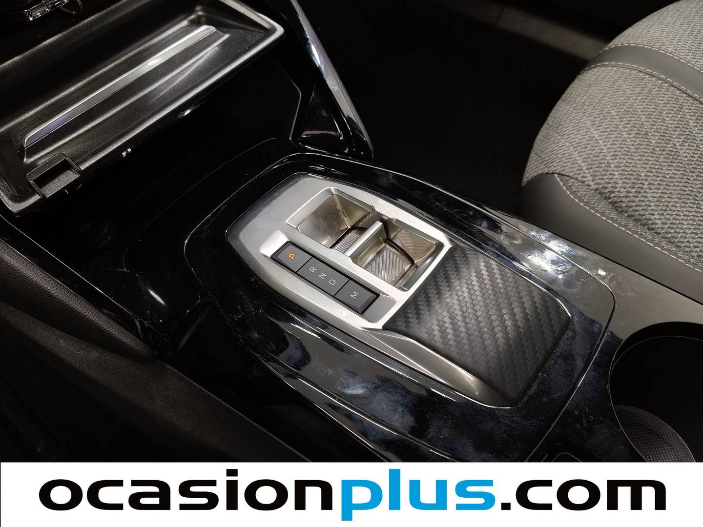 Foto Peugeot 2008 Peugeot 2008 Allure Hybrid eDCS6 (145 CV)