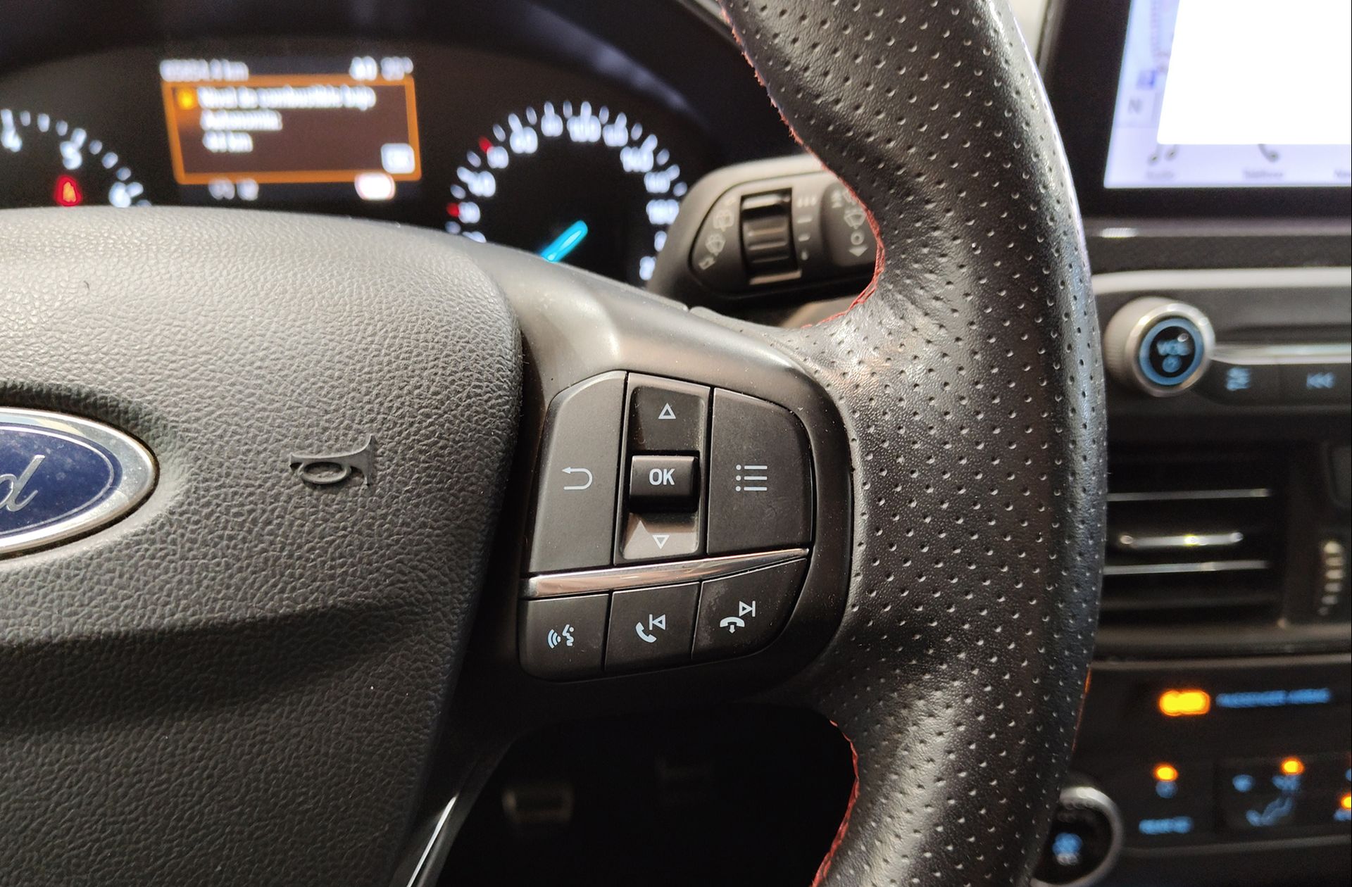 Ford Focus SportBreak 1.0 EcoBoost ST-Line - foto 27