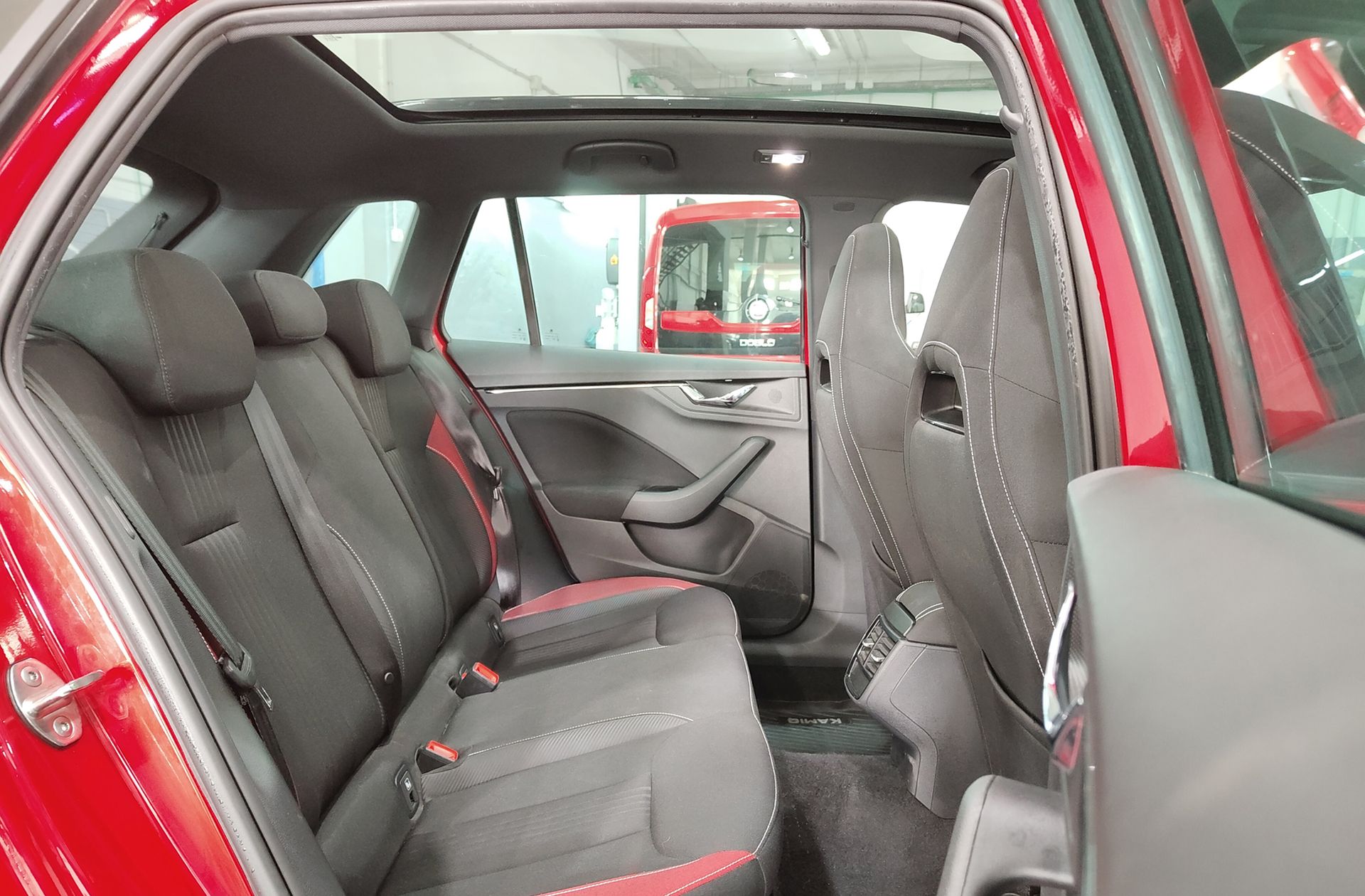 Škoda Kamiq 1.0 TSI Montecarlo DSG - foto 20