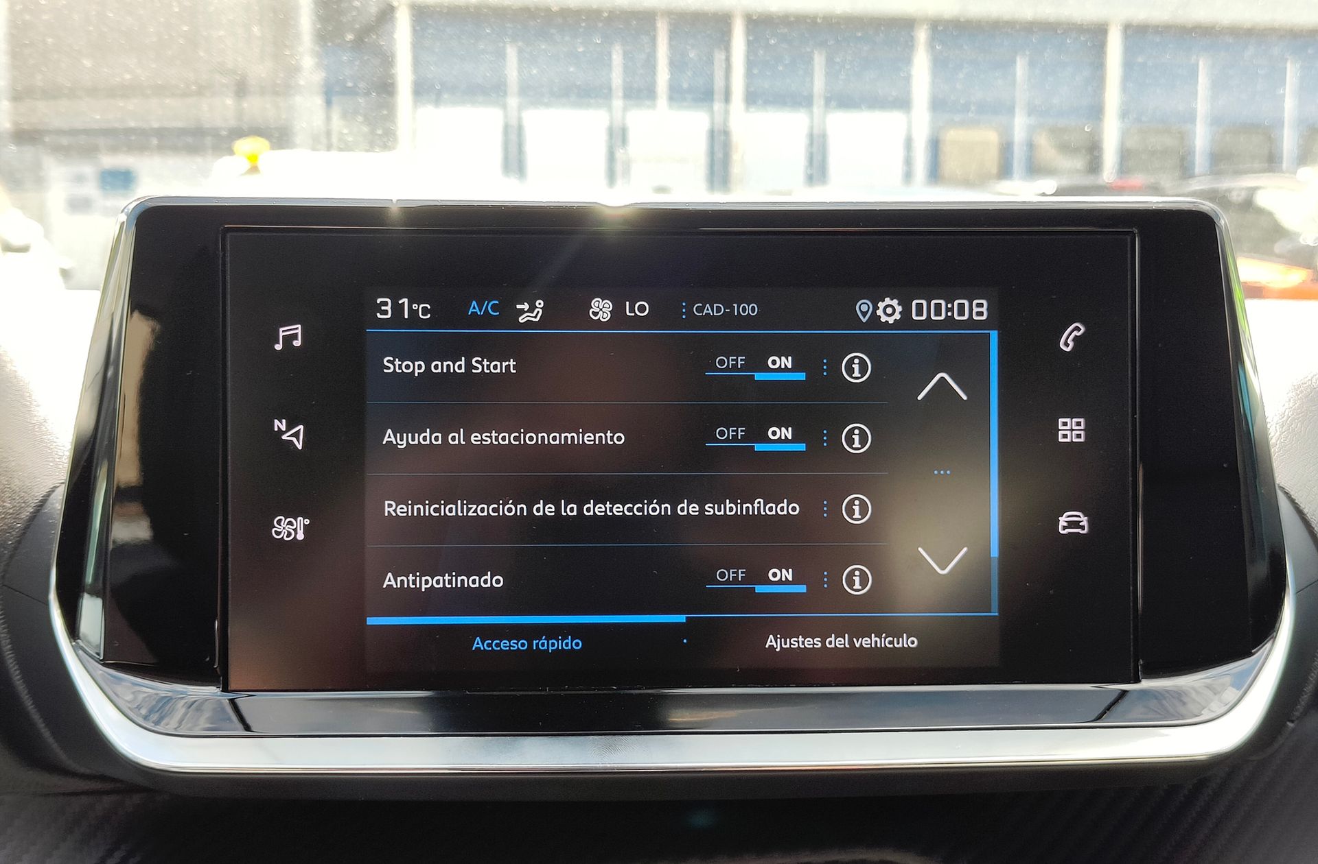 Peugeot 2008 PureTech 130 Allure EAT8 - foto 28