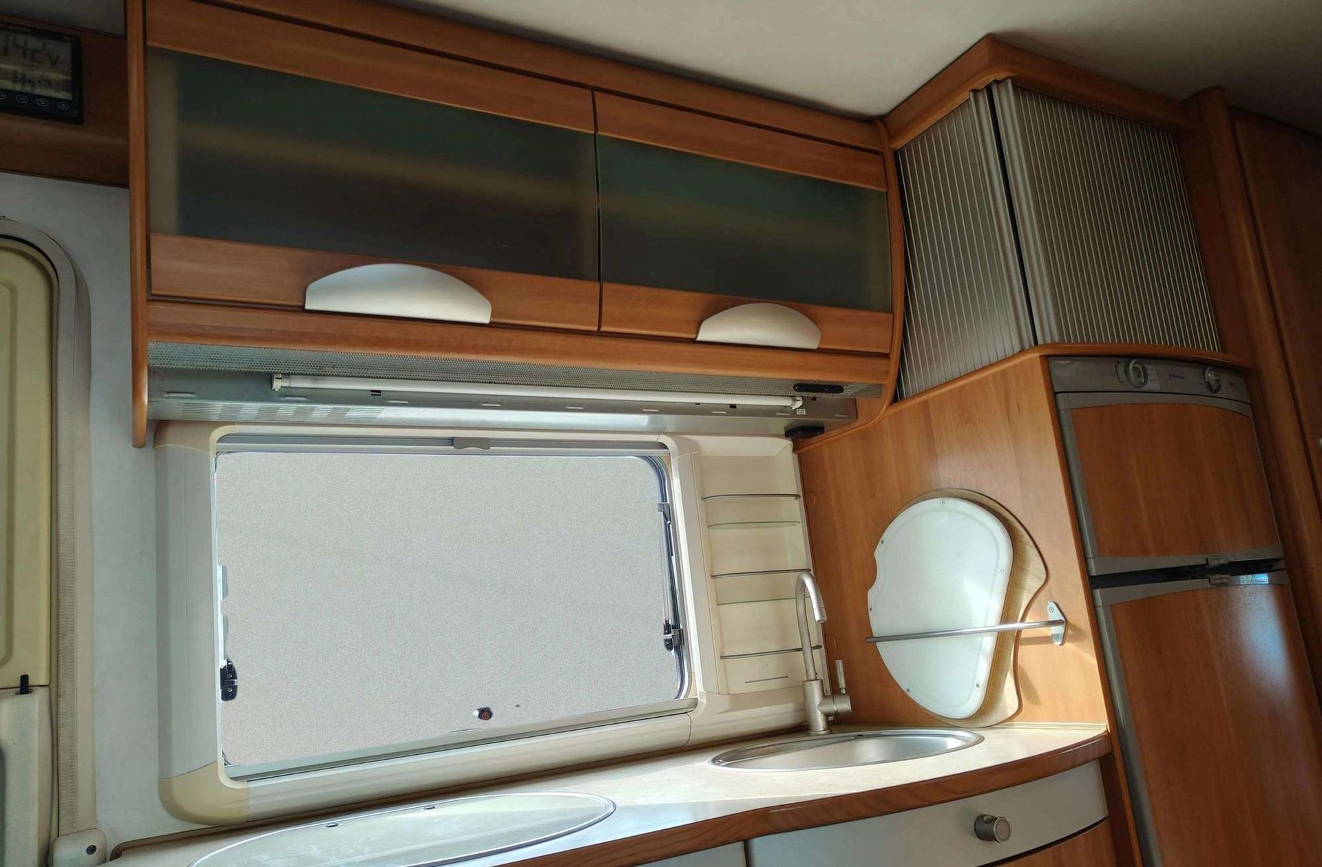 Hymer B 694 2.8D 4 plazas - foto 21