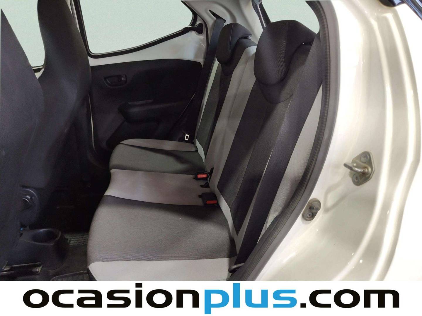 Foto asientos traseros Toyota Aygo Toyota Aygo 1.0 70 x-play (69 CV)