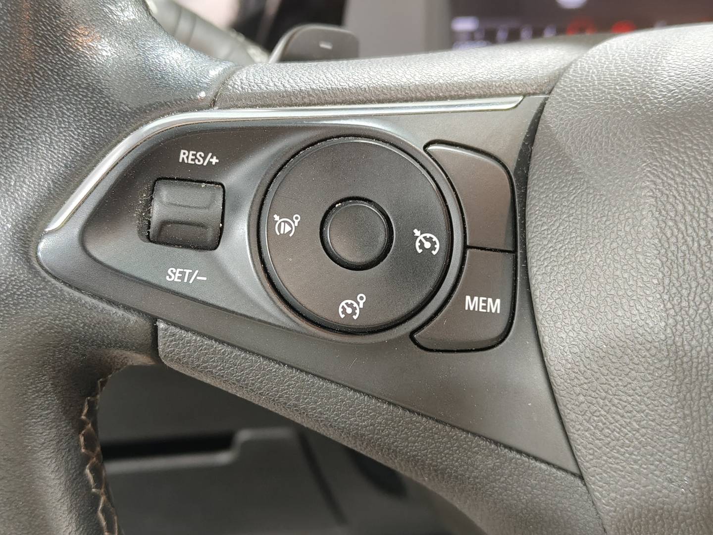 Foto Opel Grandland Opel Grandland 1.5 CDTi Business Edition Auto  (130 CV)