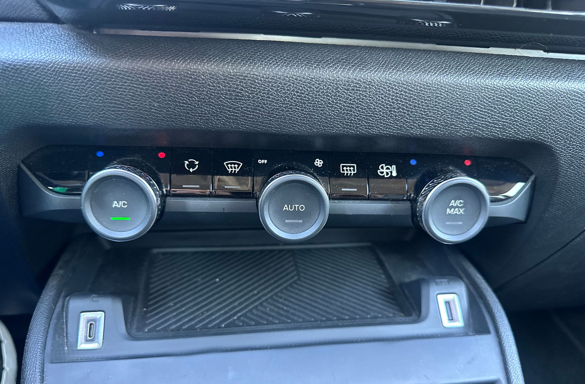 Citroën C4 X Hybrid 136 e-DCS6 Plus - foto 29