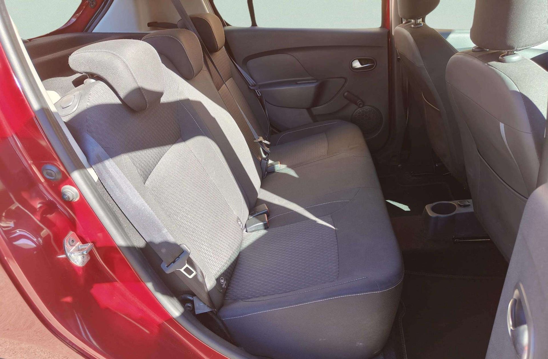 Dacia Sandero Laureate dCi - foto 16