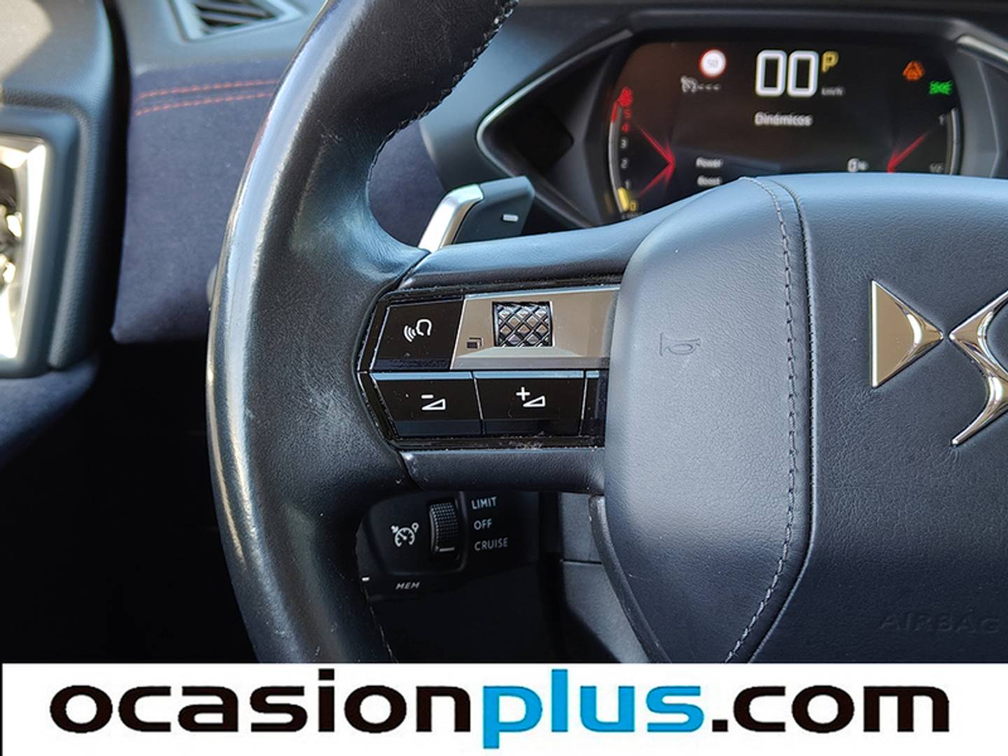 Foto DS DS 3 Crossback DS DS3 Crossback BlueHDi 130 Ines de la Fressange Auto (131 CV)