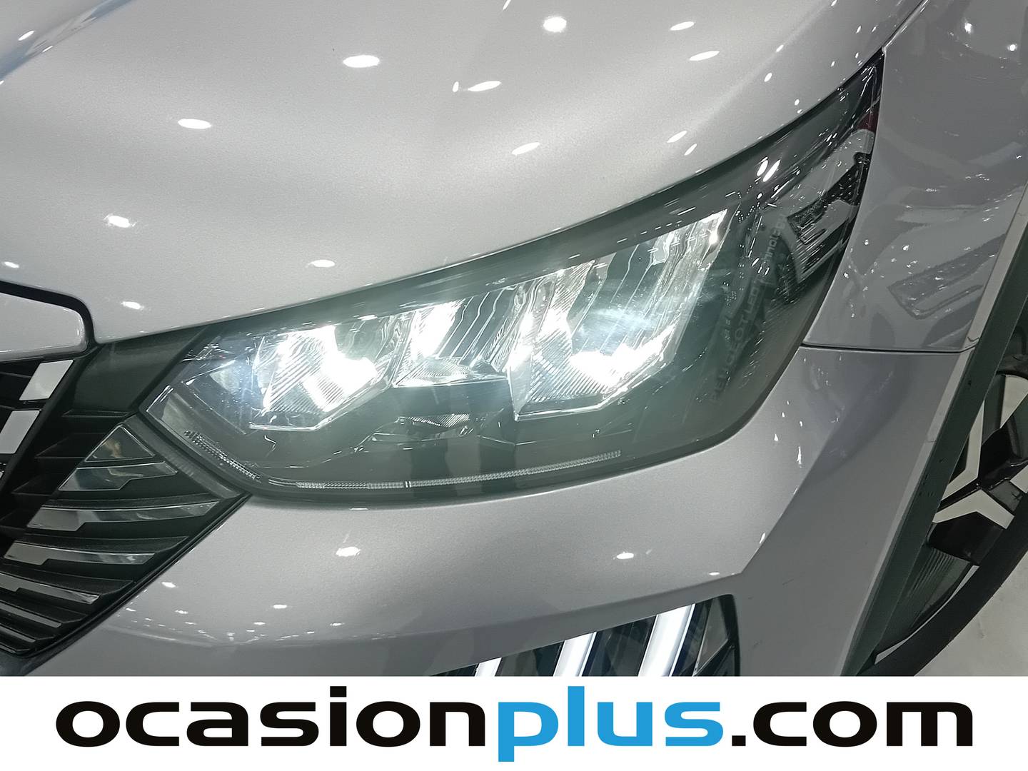 Foto Peugeot 2008 Peugeot 2008 Allure Hybrid eDCS6 (136 CV)