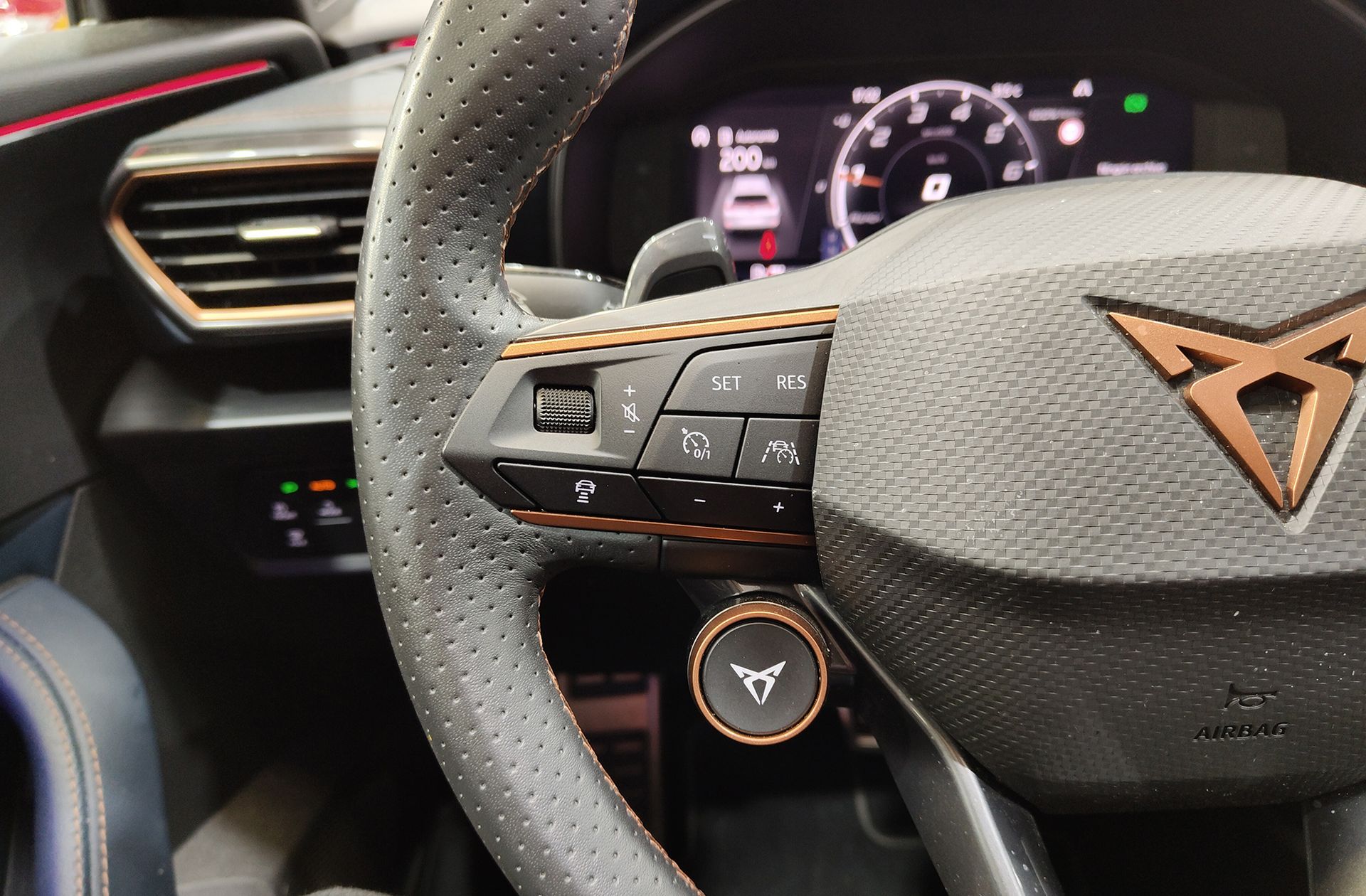 Cupra Formentor 2.0 TSI VZ 4Drive DSG - foto 32