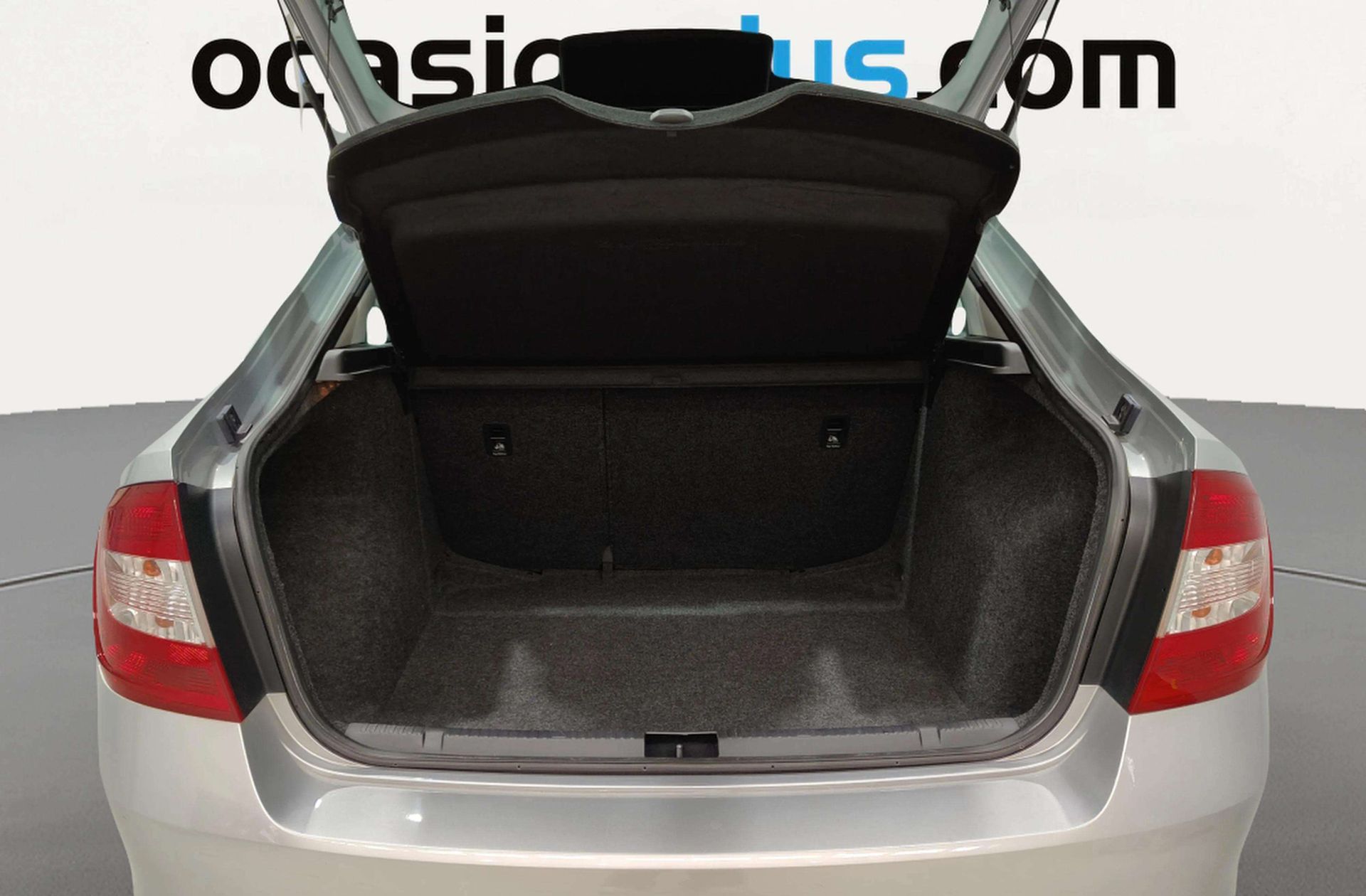 Škoda Rapid 1.6 TDI CR Ambition - foto 12