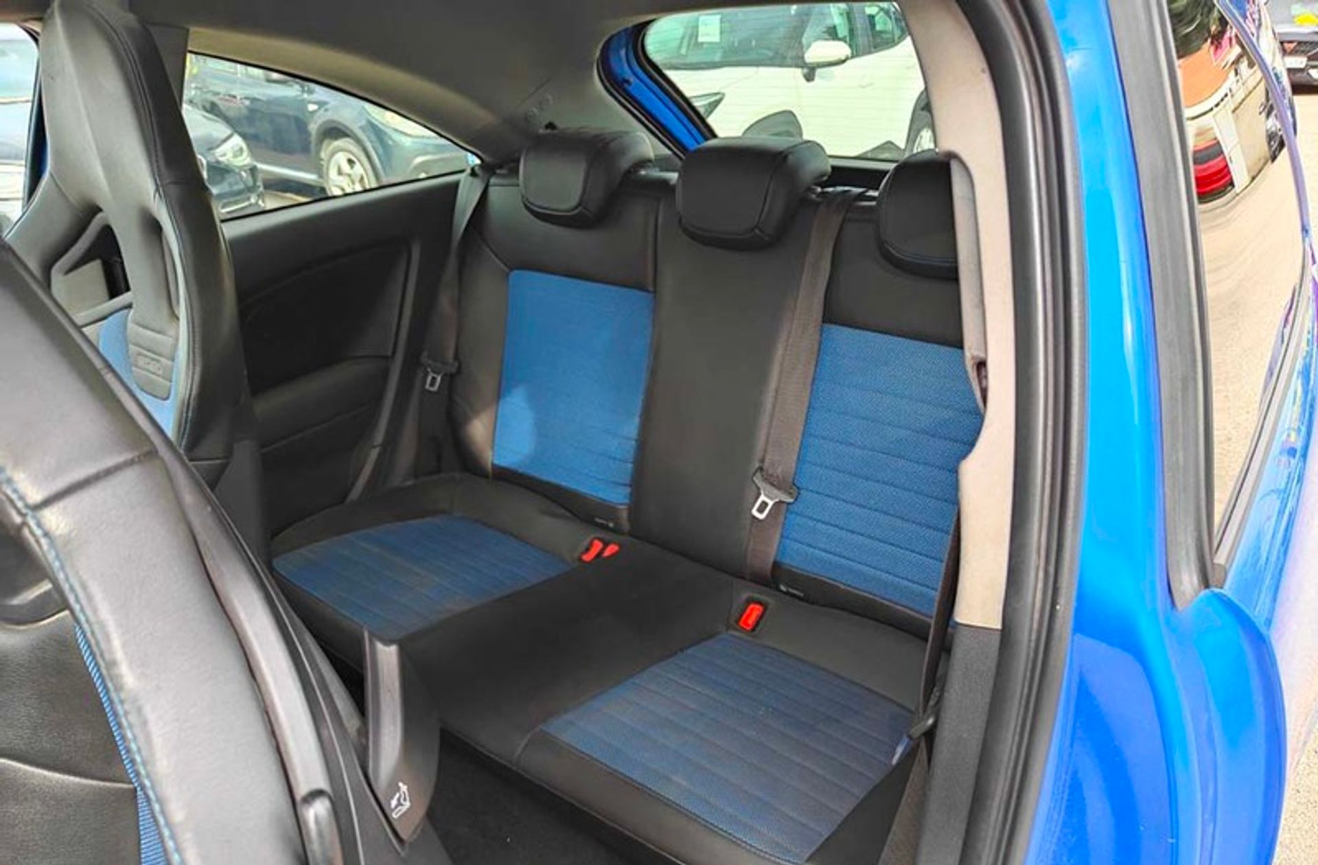 Opel Corsa 1.6 Turbo OPC - foto 13