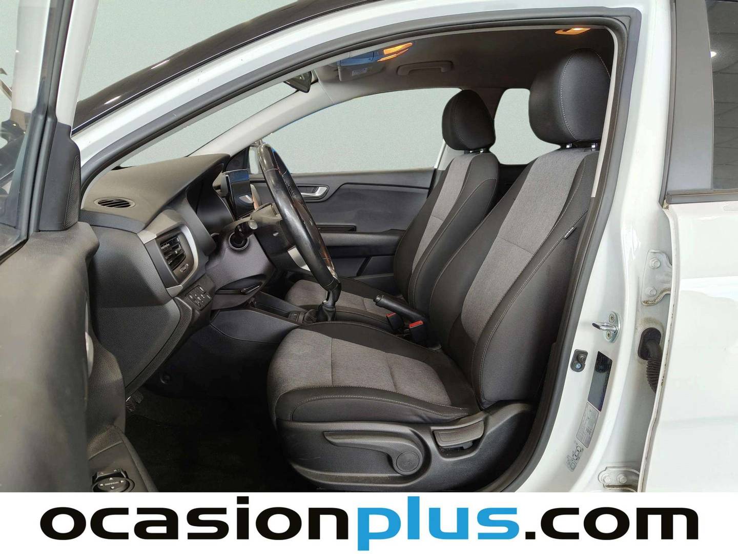 Foto asientos delanteros KIA Stonic KIA Stonic 1.0 T-GDi MHEV Drive iMT (100 CV)