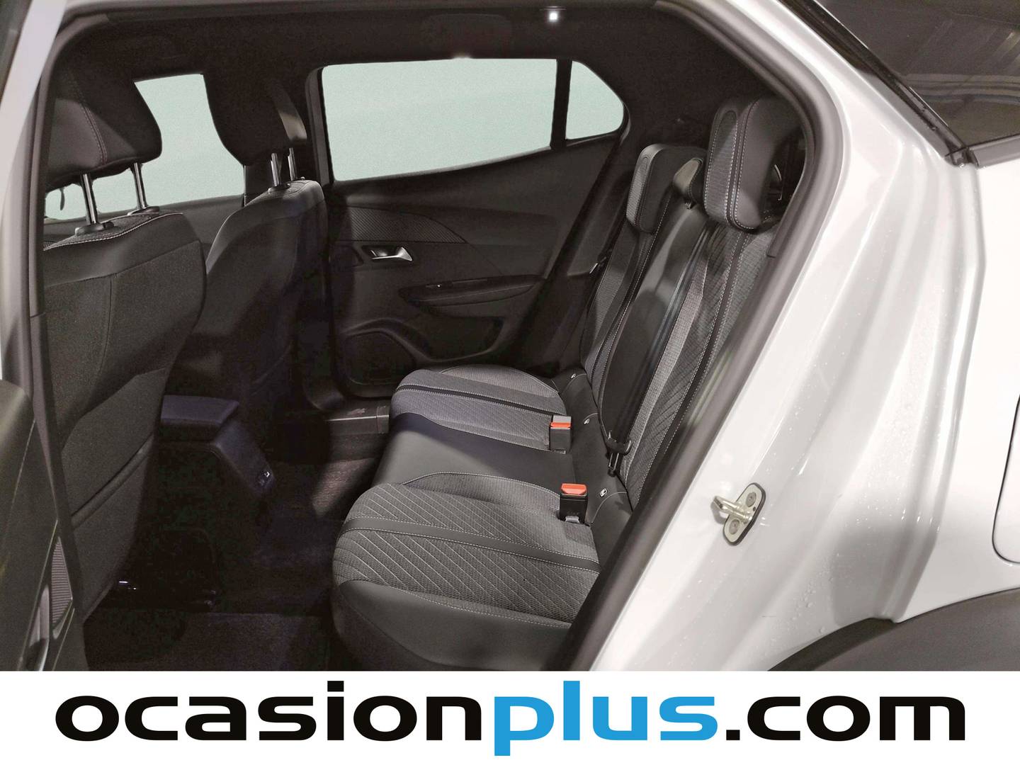Foto asientos traseros Peugeot 2008 Peugeot 2008 PureTech 130 S&S Allure EAT8 (130 CV)