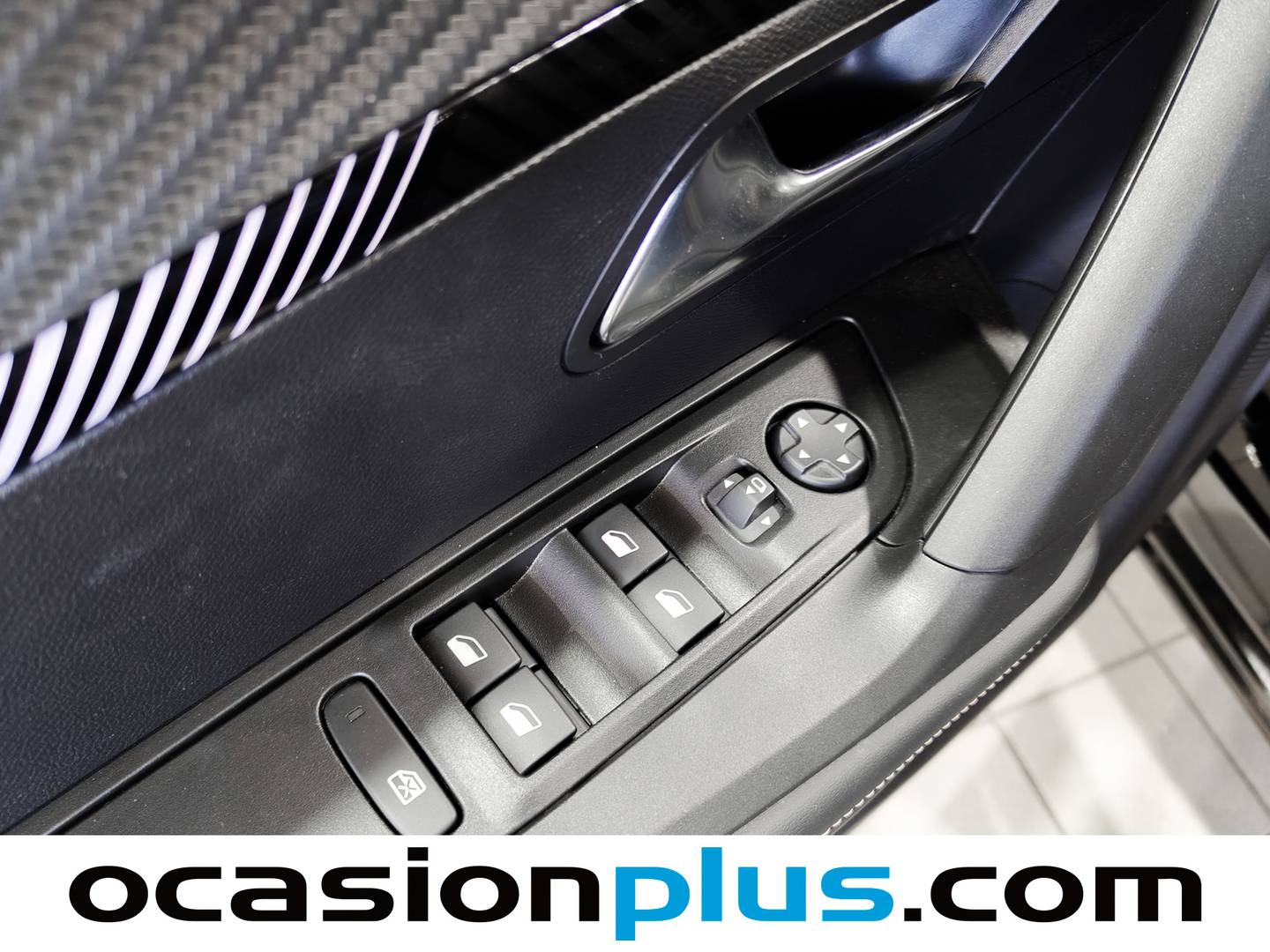 Foto Peugeot 2008 Peugeot 2008 Allure Hybrid eDCS6  (136 CV)