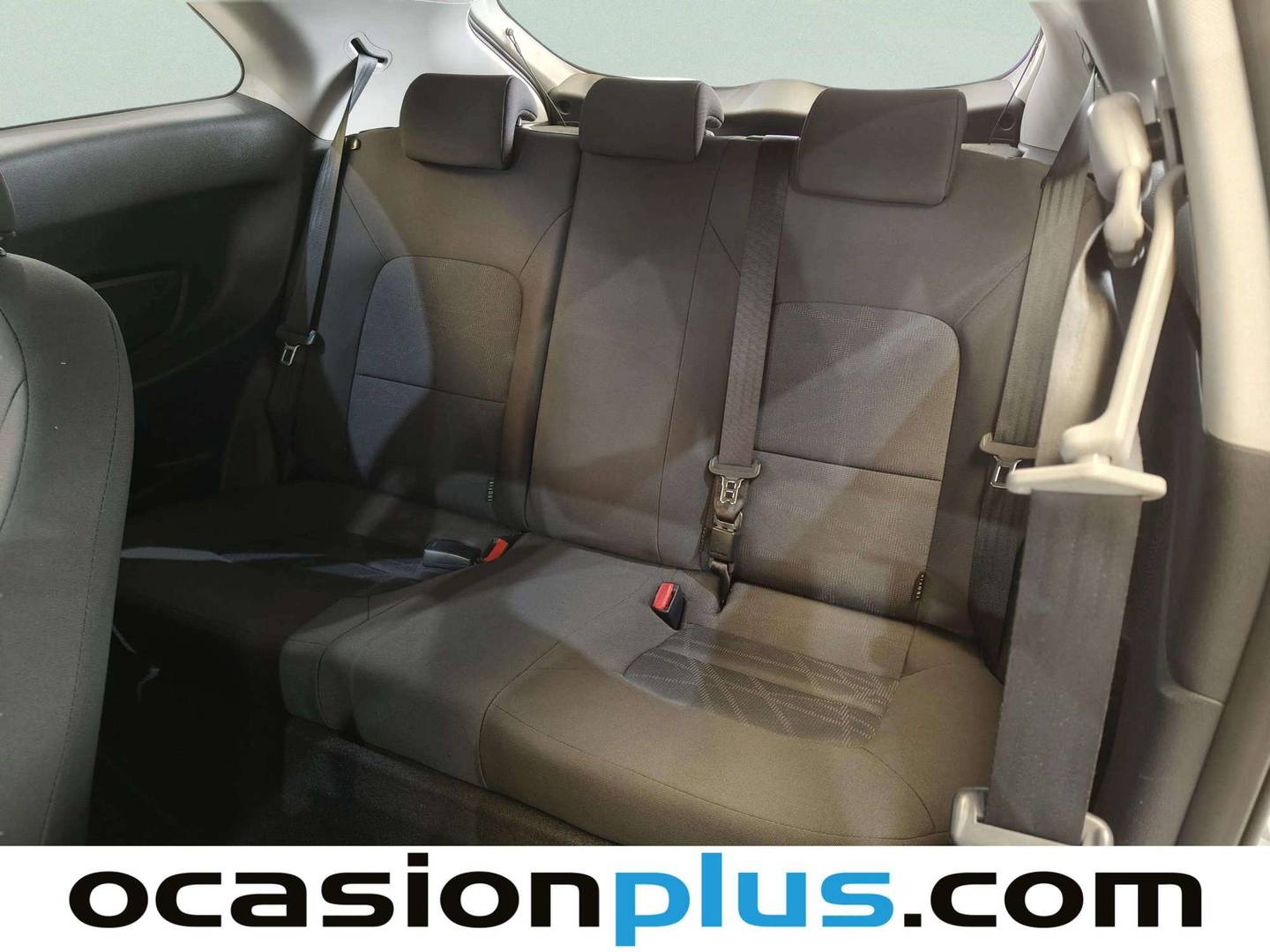 Foto asientos traseros KIA Rio KIA Rio 1.2 CVVT Concept (85 CV)