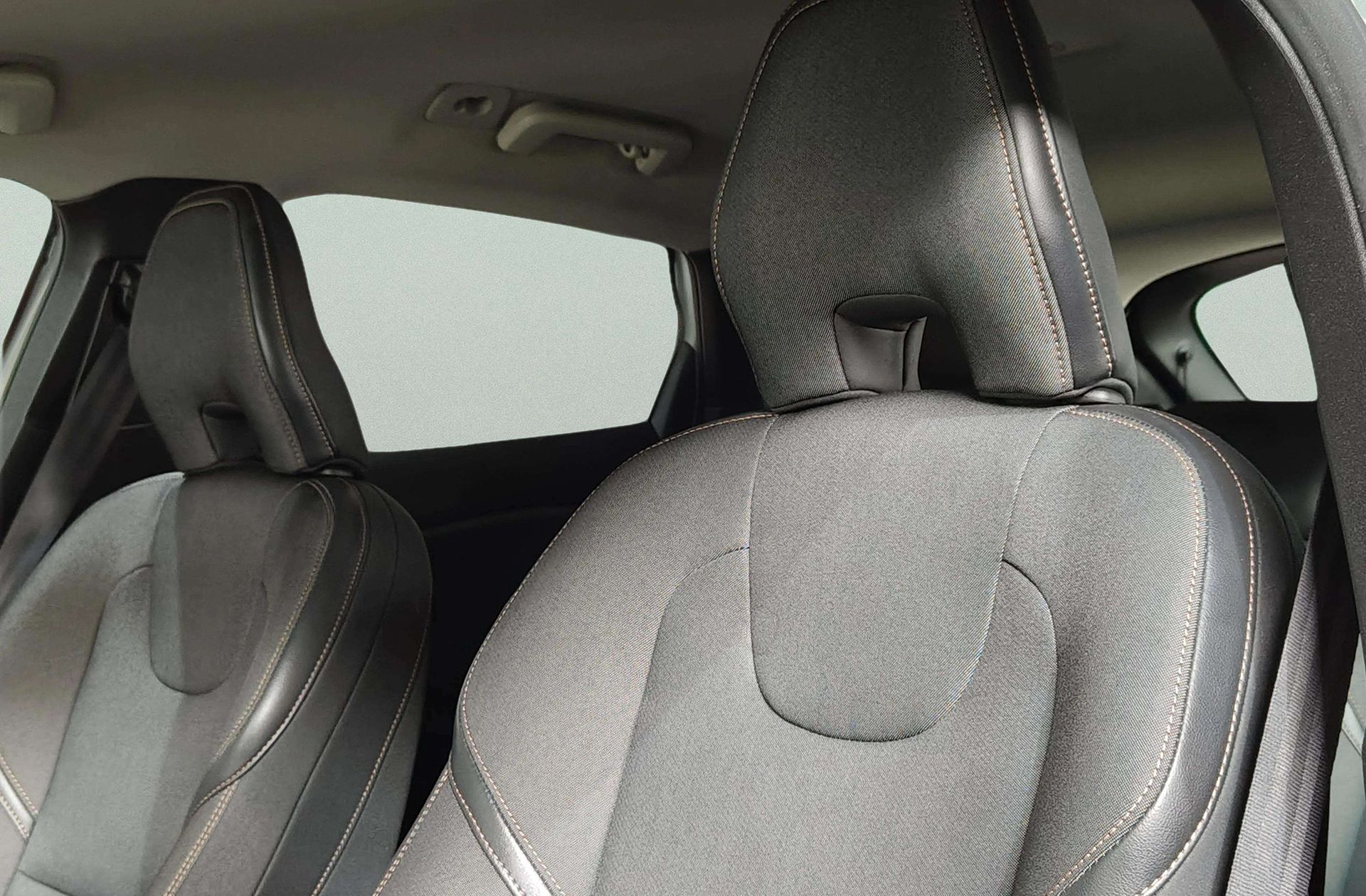 Volvo V40 D2 Cross Country - foto 7