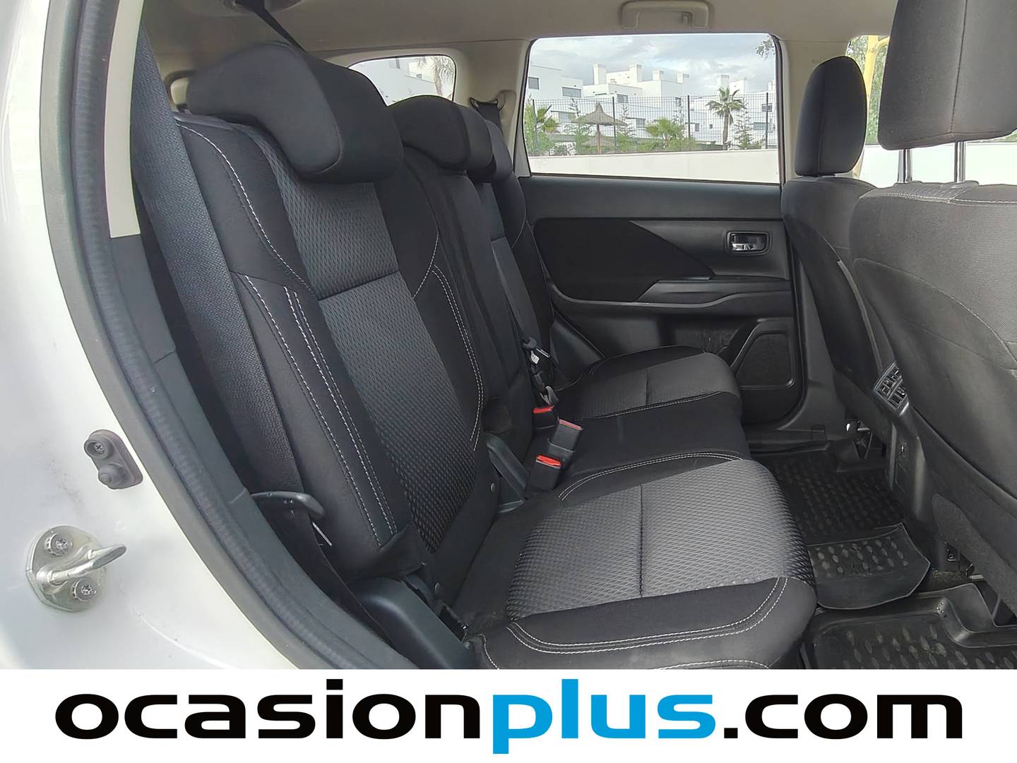 Foto Mitsubishi Outlander Mitsubishi Outlander 200 MPI Motion 2WD CVT (150 CV) 7 Plazas