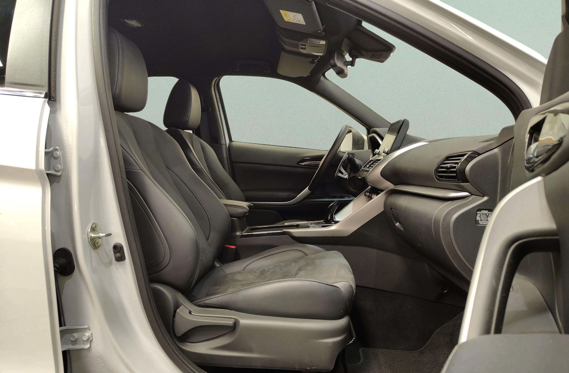 Mitsubishi Eclipse Cross 2.4 PHEV Kaiteki 4WD - foto 19