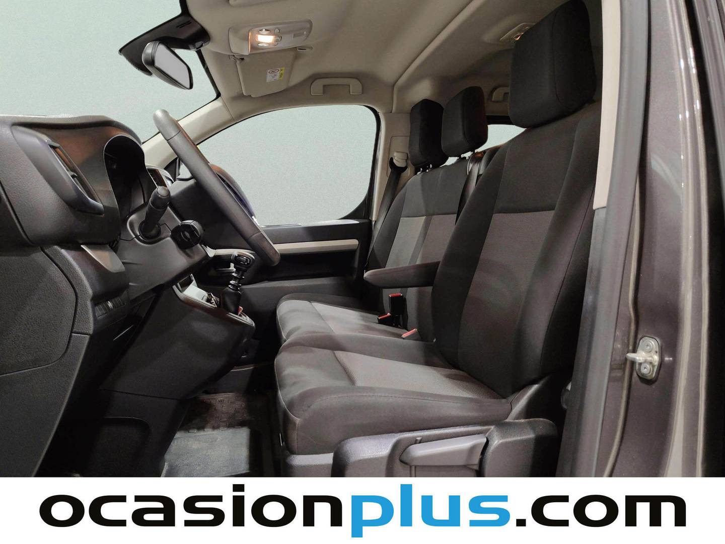 Foto asientos delanteros Toyota Proace Verso Toyota Proace Verso 2.0D VX Plus Shuttle L1 (145 CV) 9 Plazas