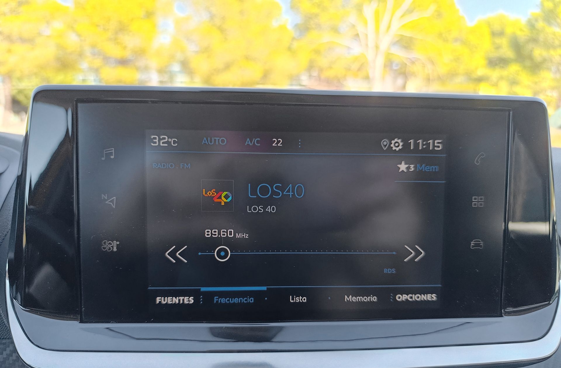 Peugeot 208 PureTech 100 Allure Pack EAT8 - foto 34