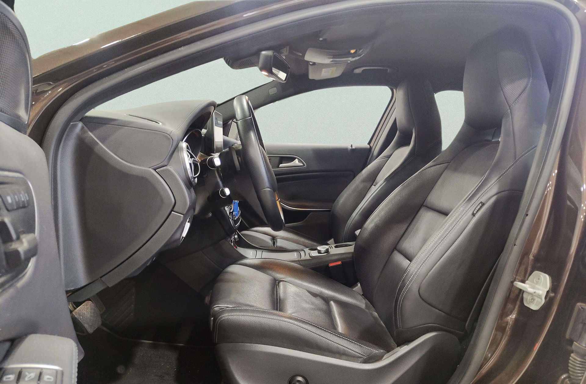 Mercedes-Benz GLA 250 4Matic Urban - foto 12