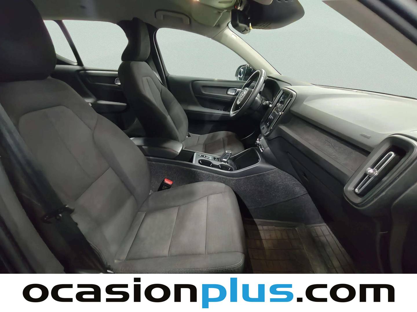 Foto Volvo XC40 Volvo XC40 T2 Momentum Core Auto (129 CV)