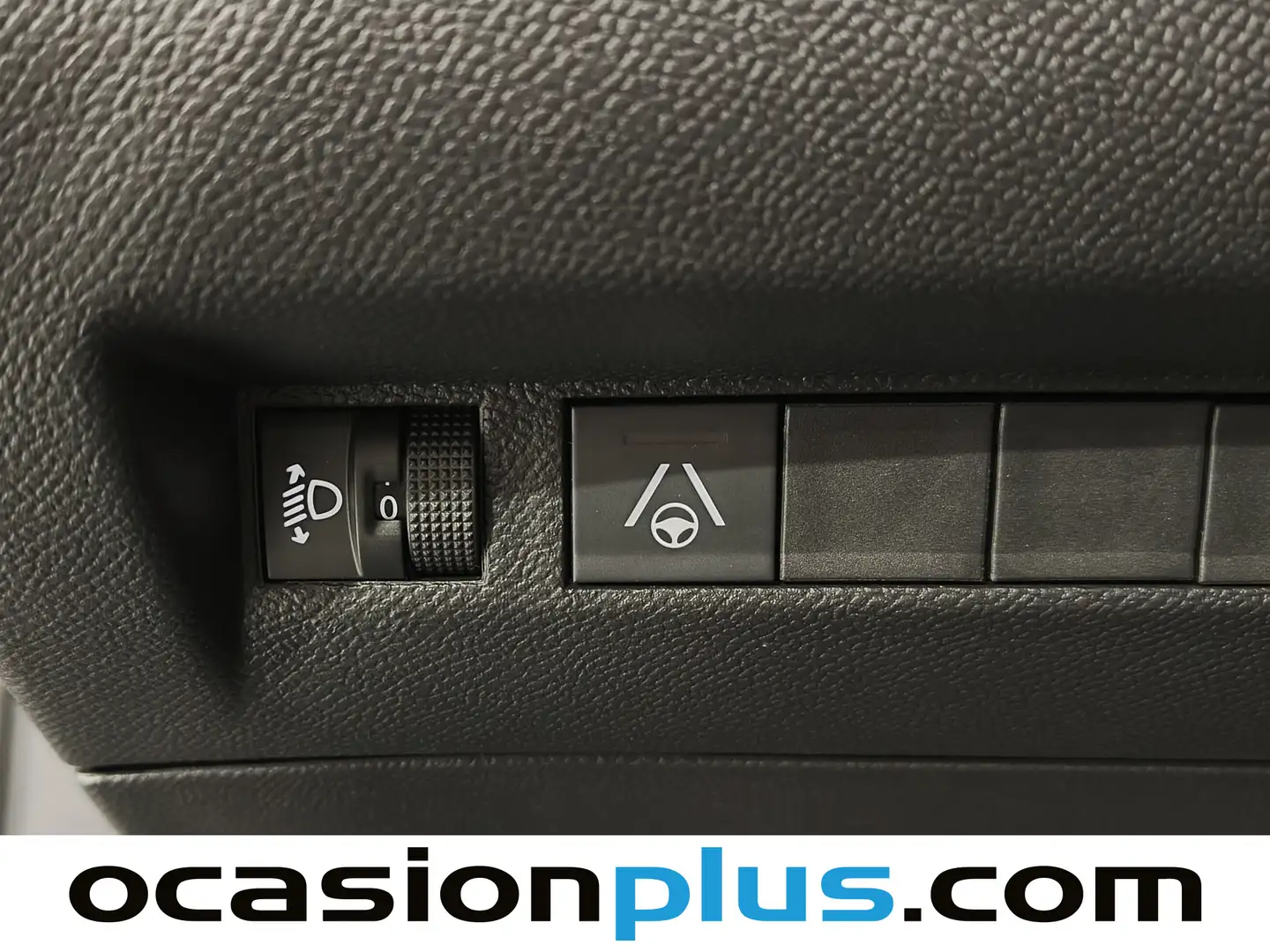 Foto Peugeot 2008 Peugeot 2008 Allure Hybrid eDCS6 (136 CV)