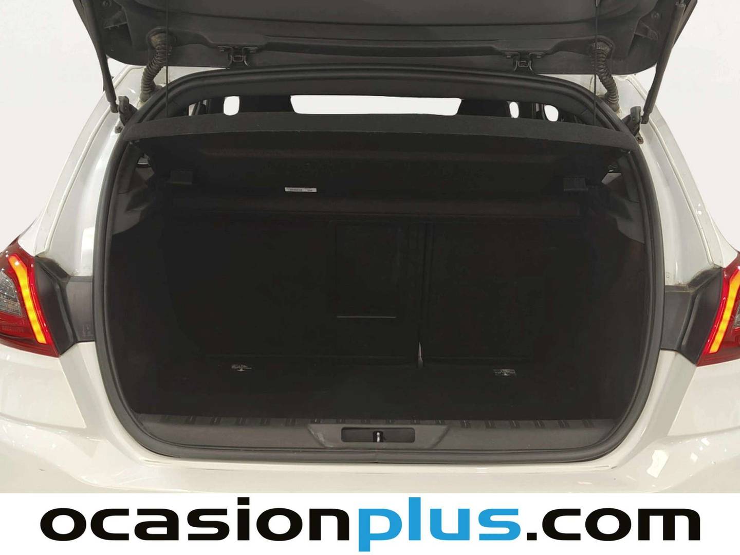 Fotos maletero Peugeot 308 Peugeot 308 PureTech 130 S&S GT (130 CV)