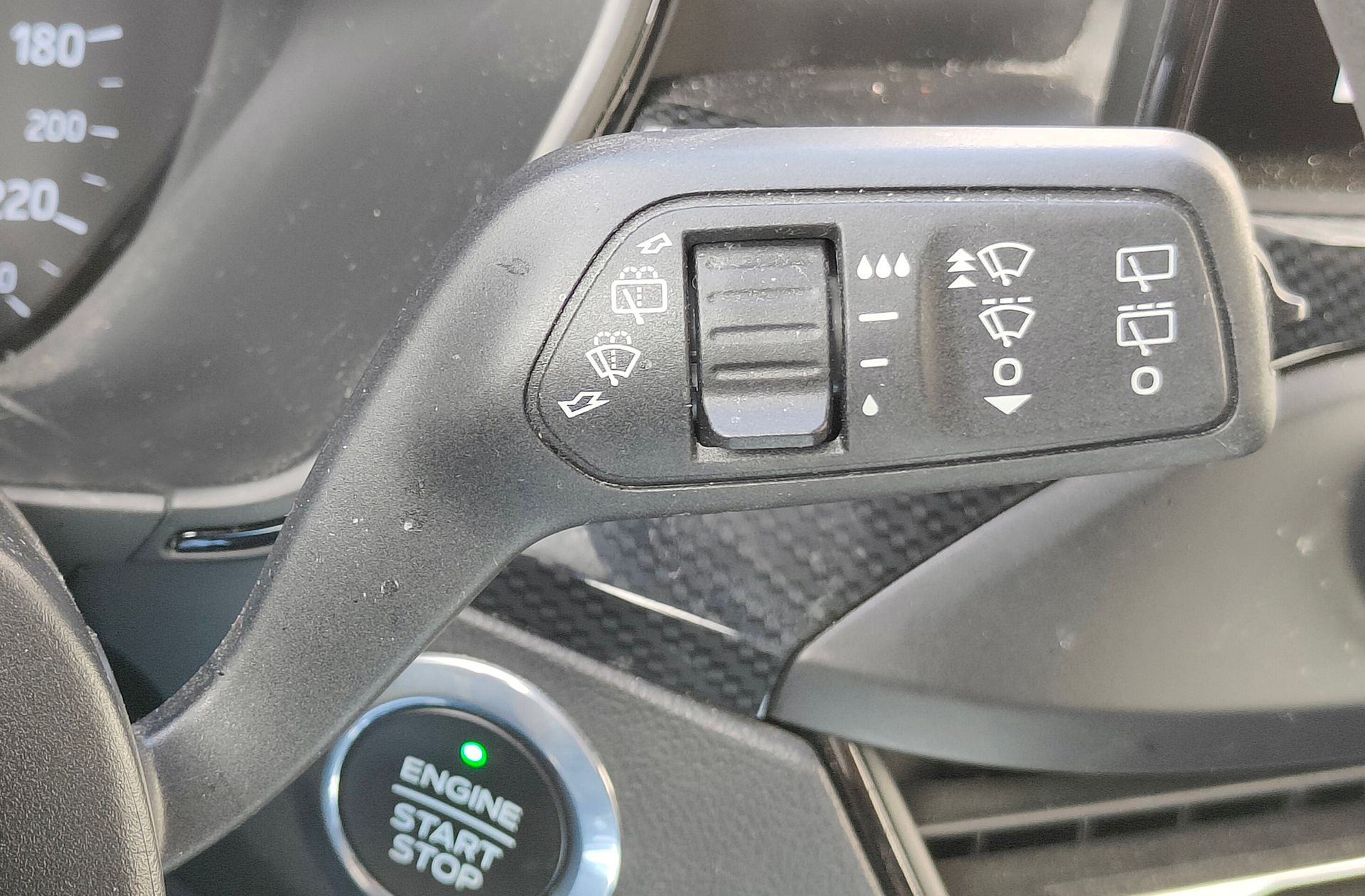 Ford Focus 1.0 EcoBoost ST-Line - foto 31