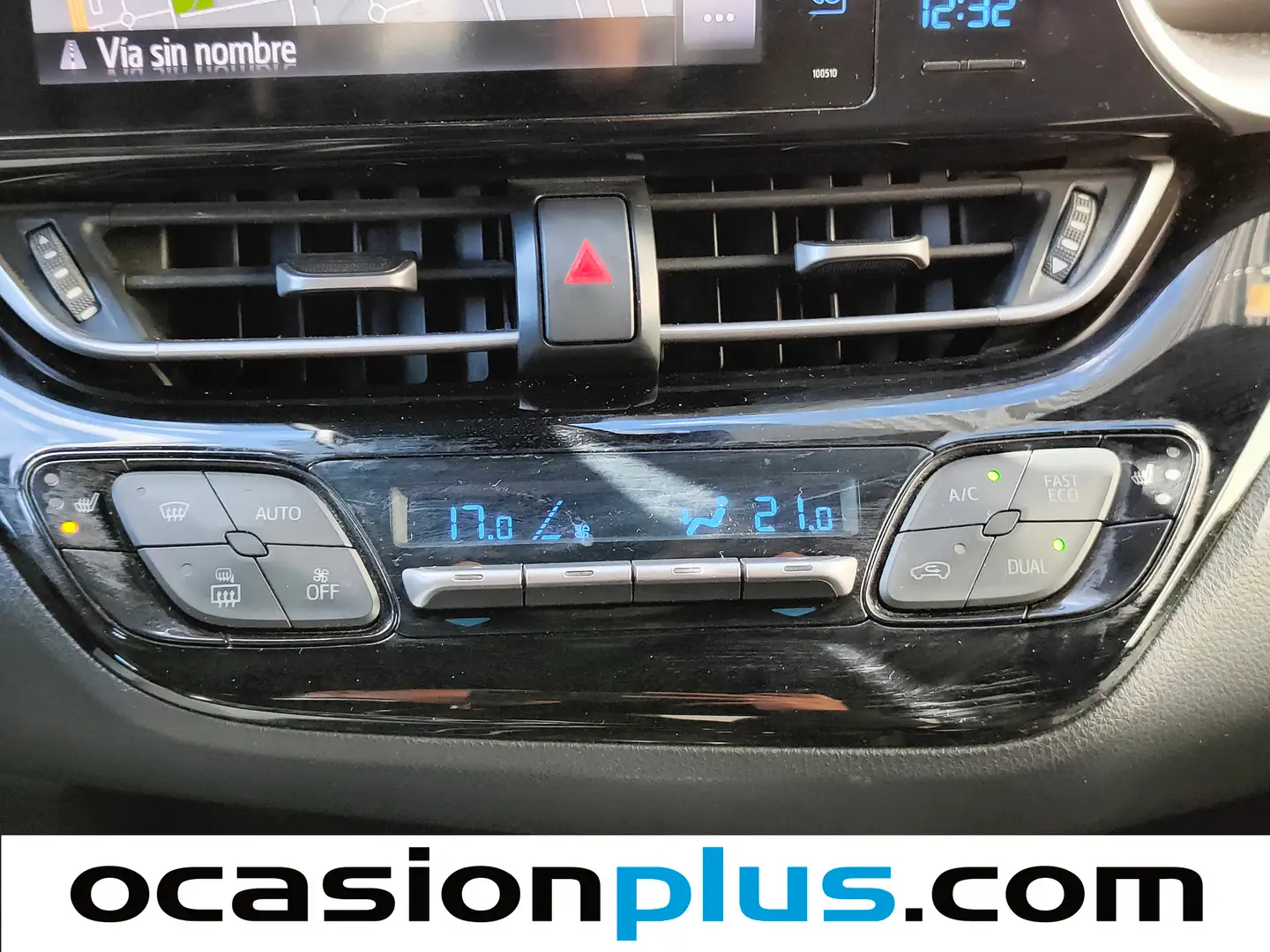 Foto Toyota C-HR Toyota C-HR 1.8 125H Advance (122 CV)