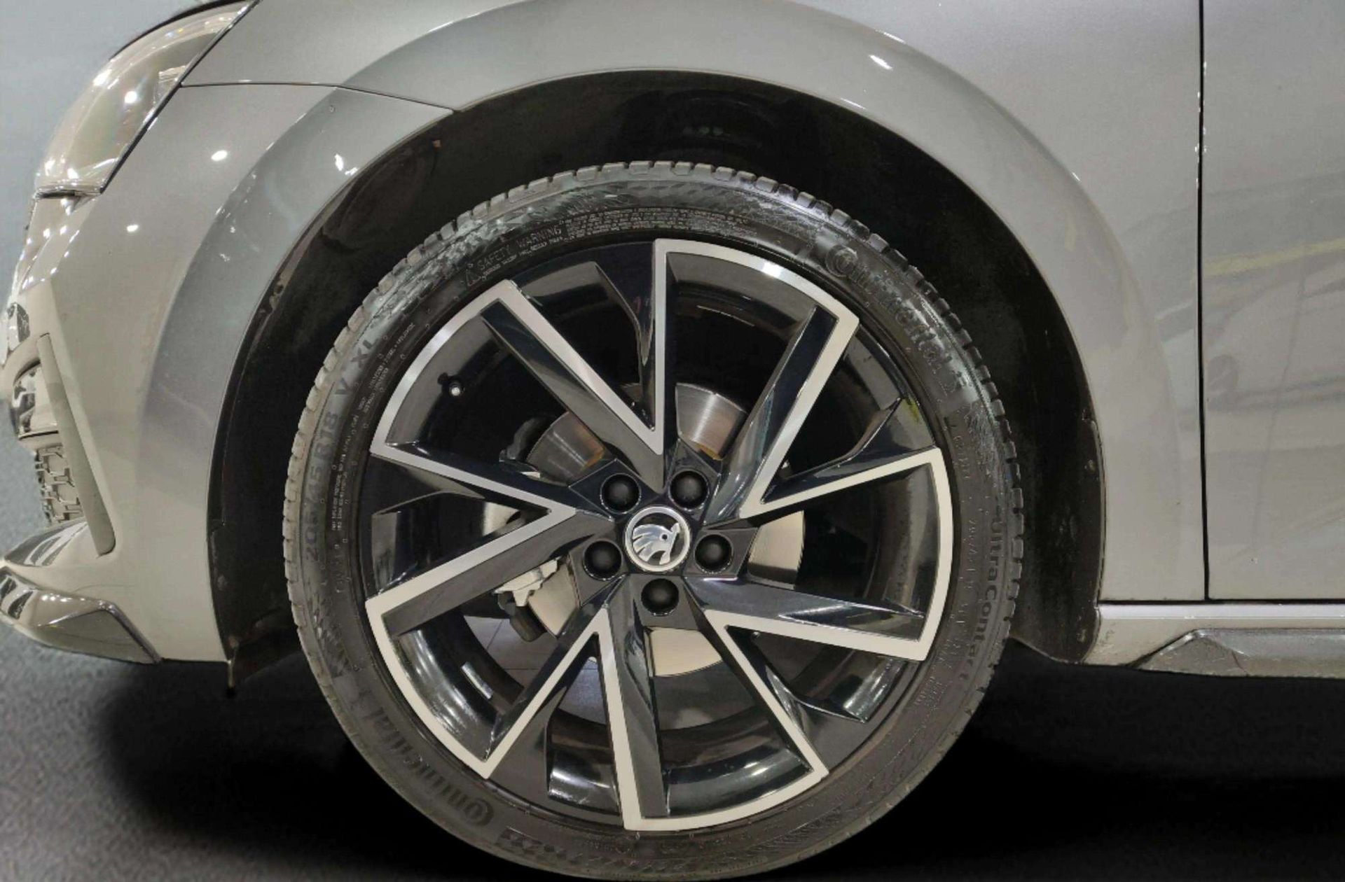 Škoda Scala 1.5 TSI Montecarlo DSG - foto 35