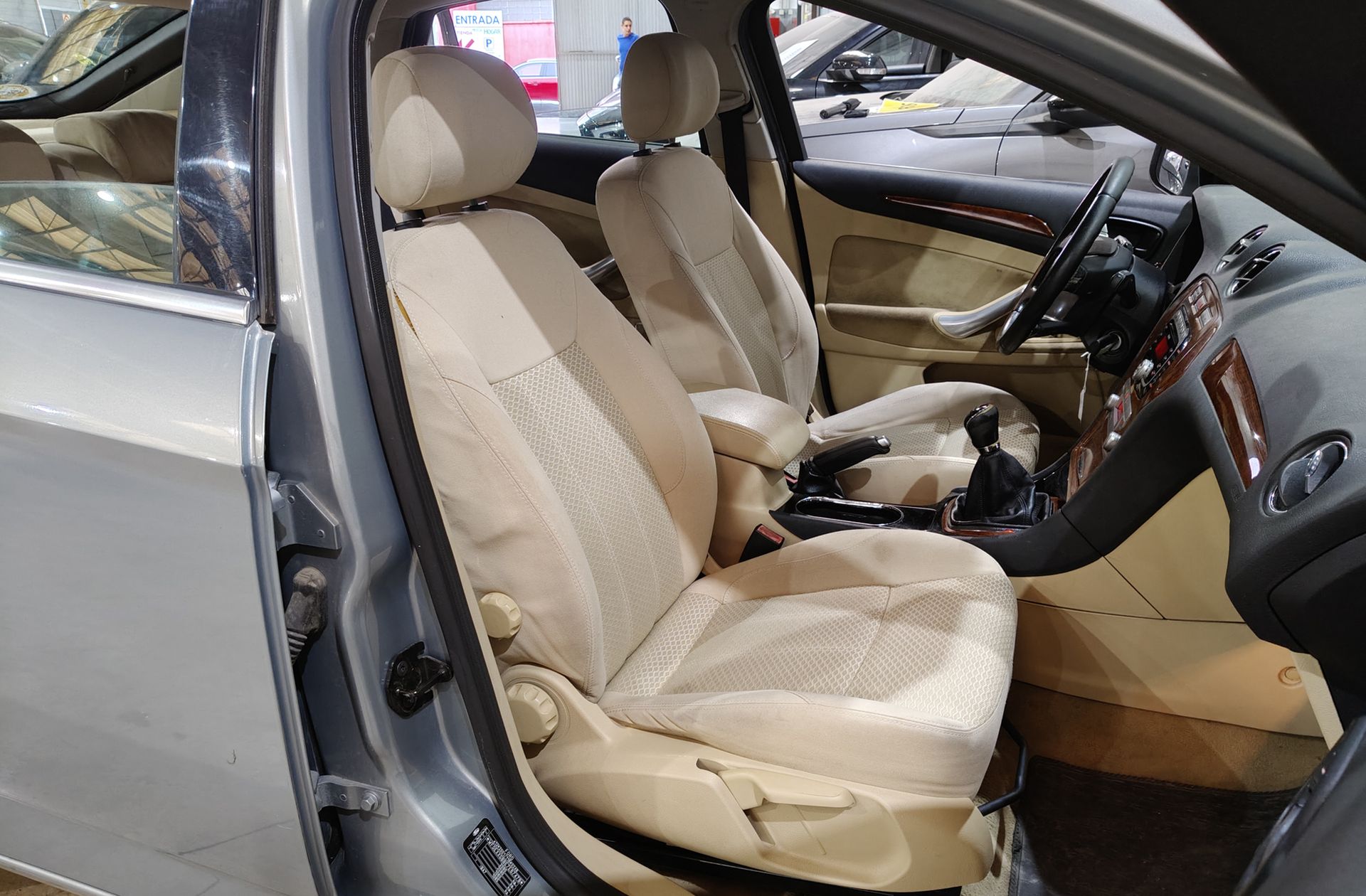 Ford Mondeo 2.0 16v Ghia - foto 14