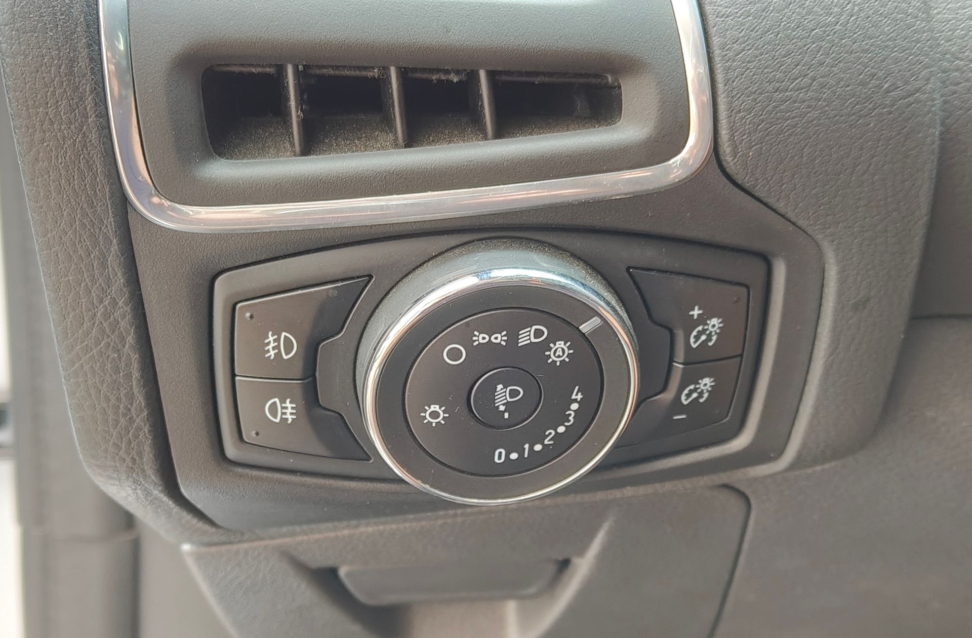 Ford Focus 1.0 EcoBoost Trend - foto 10