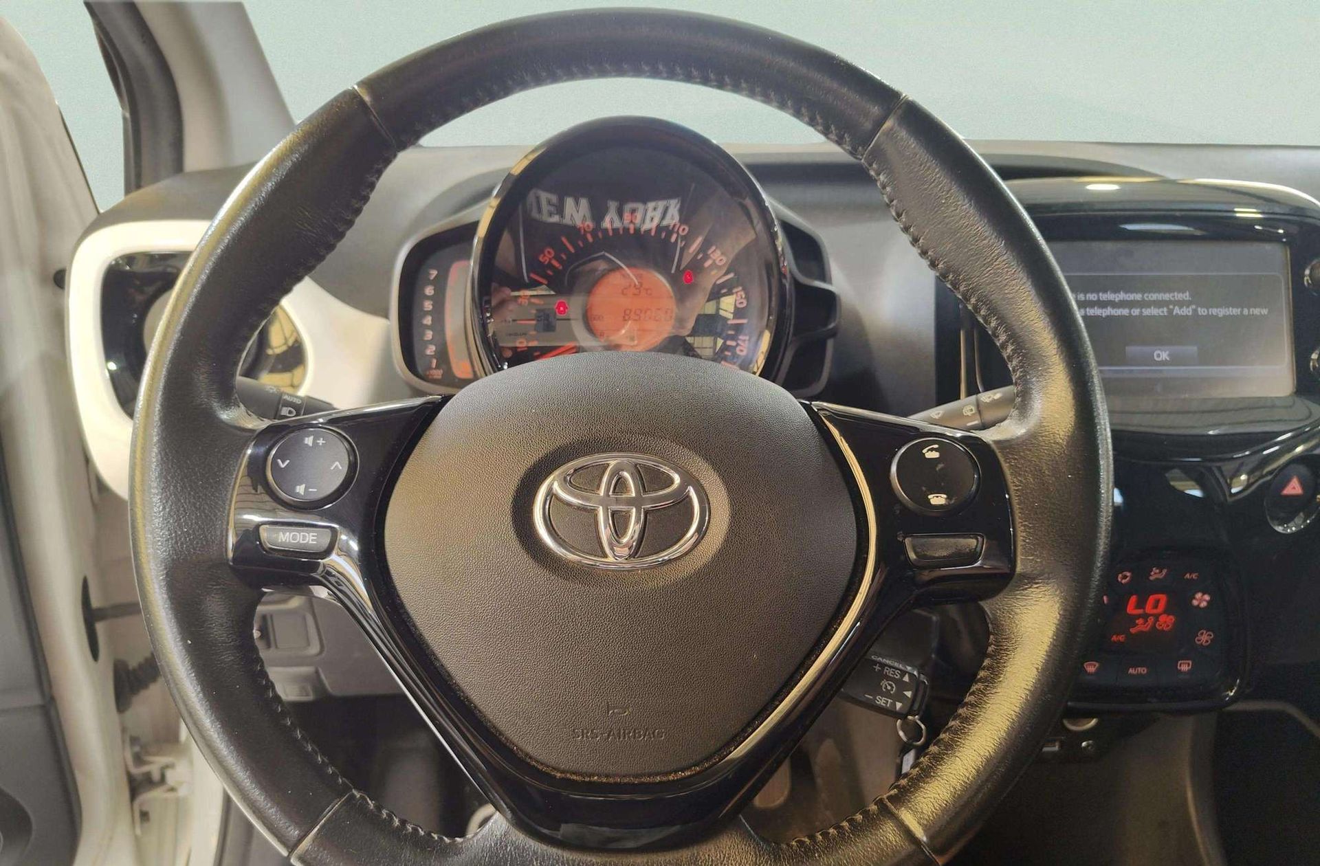 Toyota Aygo 1.0 x-sky - foto 24