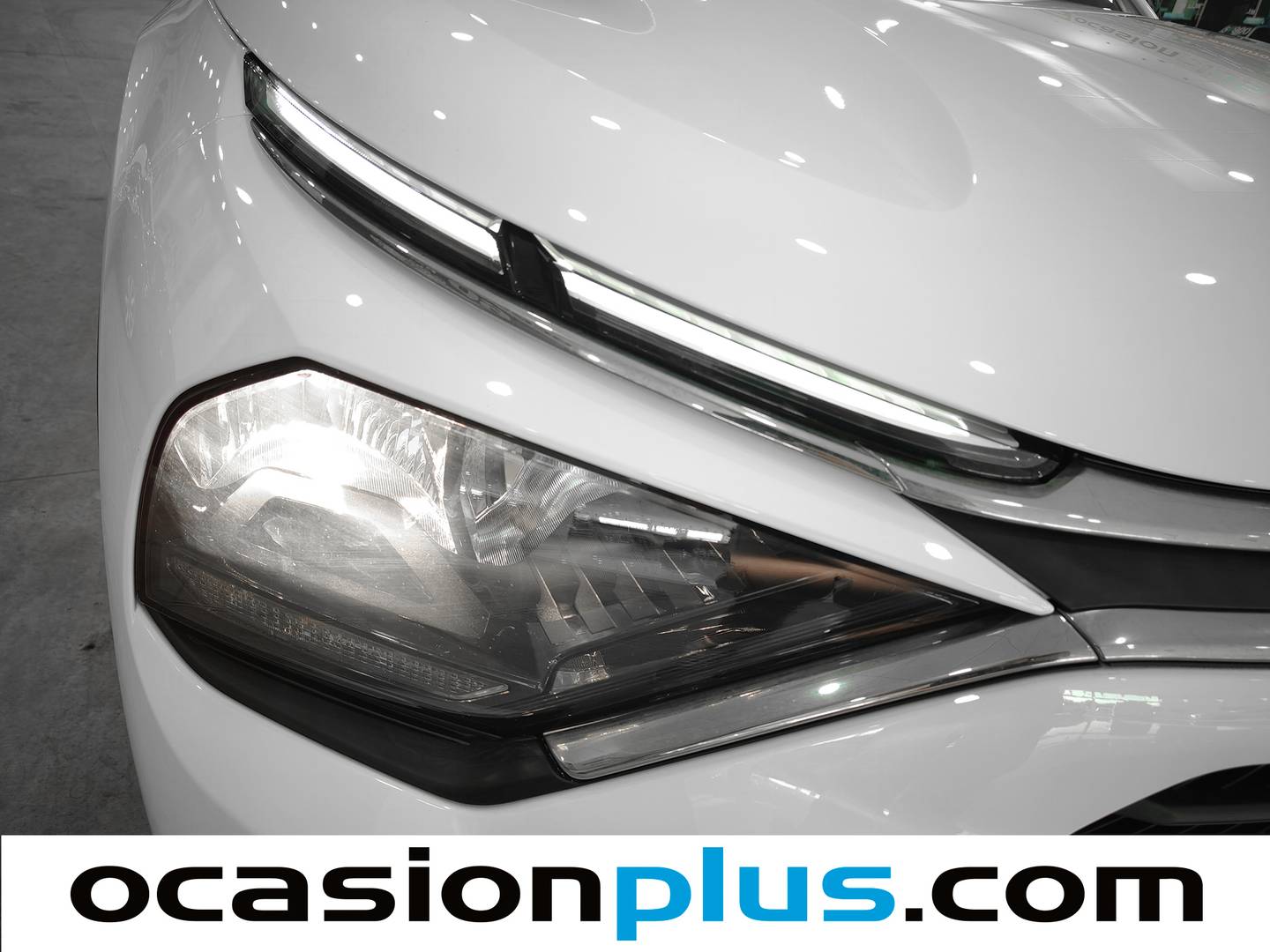 Foto Citroën C4 X Citroen C4 X PureTech 100 S&S 6v You (102 CV)