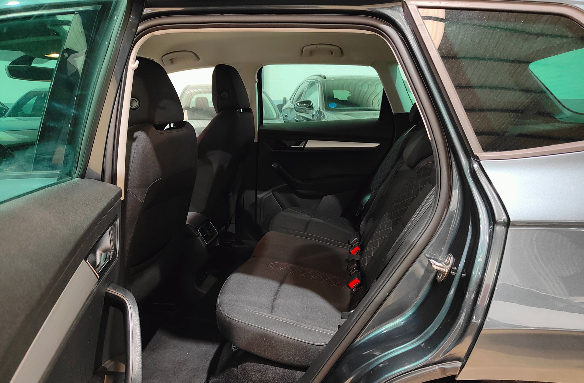Škoda Karoq 1.5 TSI ACT Ambition DSG - foto 11