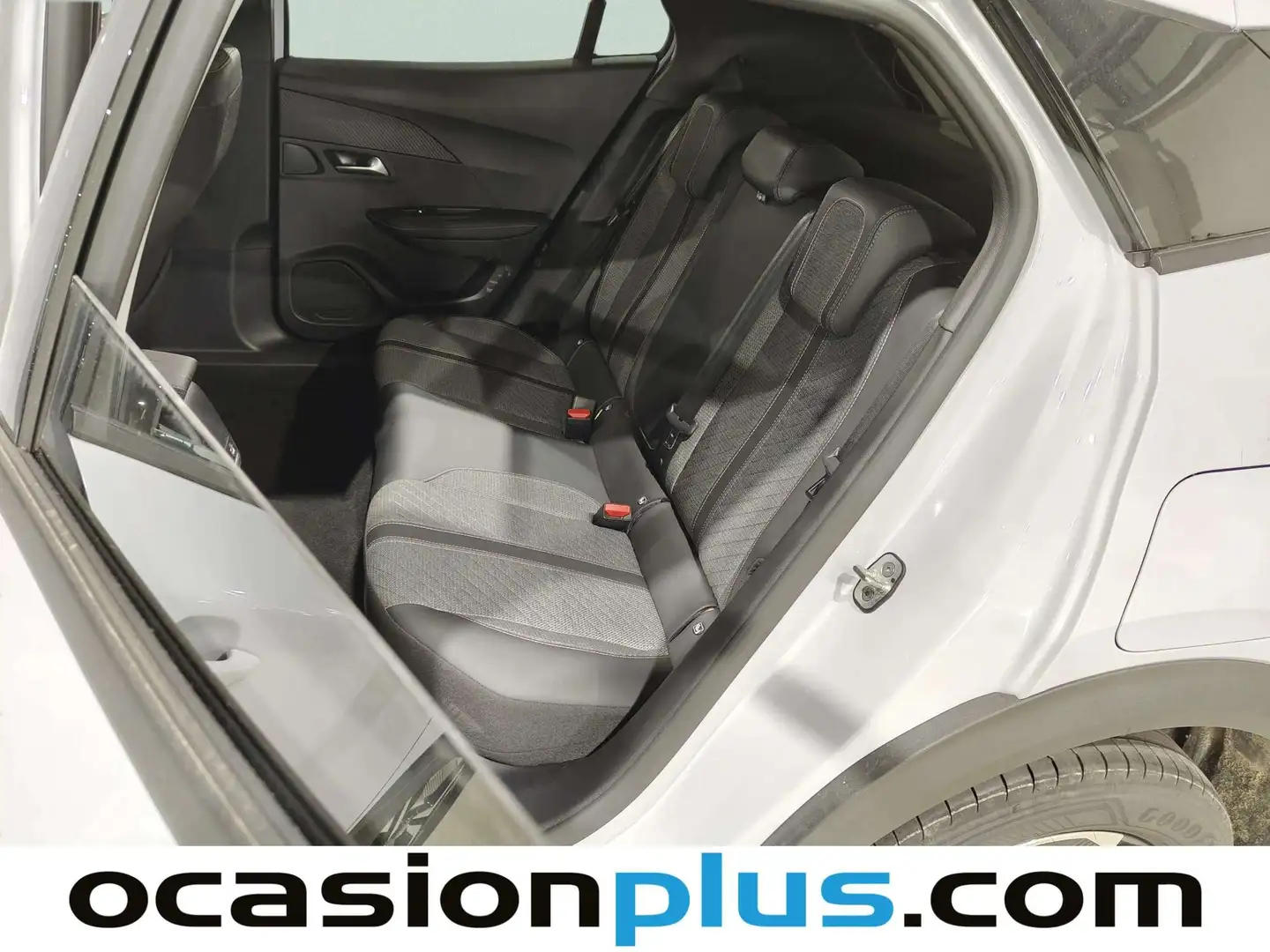 Foto Peugeot 2008 Peugeot 2008 PureTech 100 S&S Allure (100 CV)