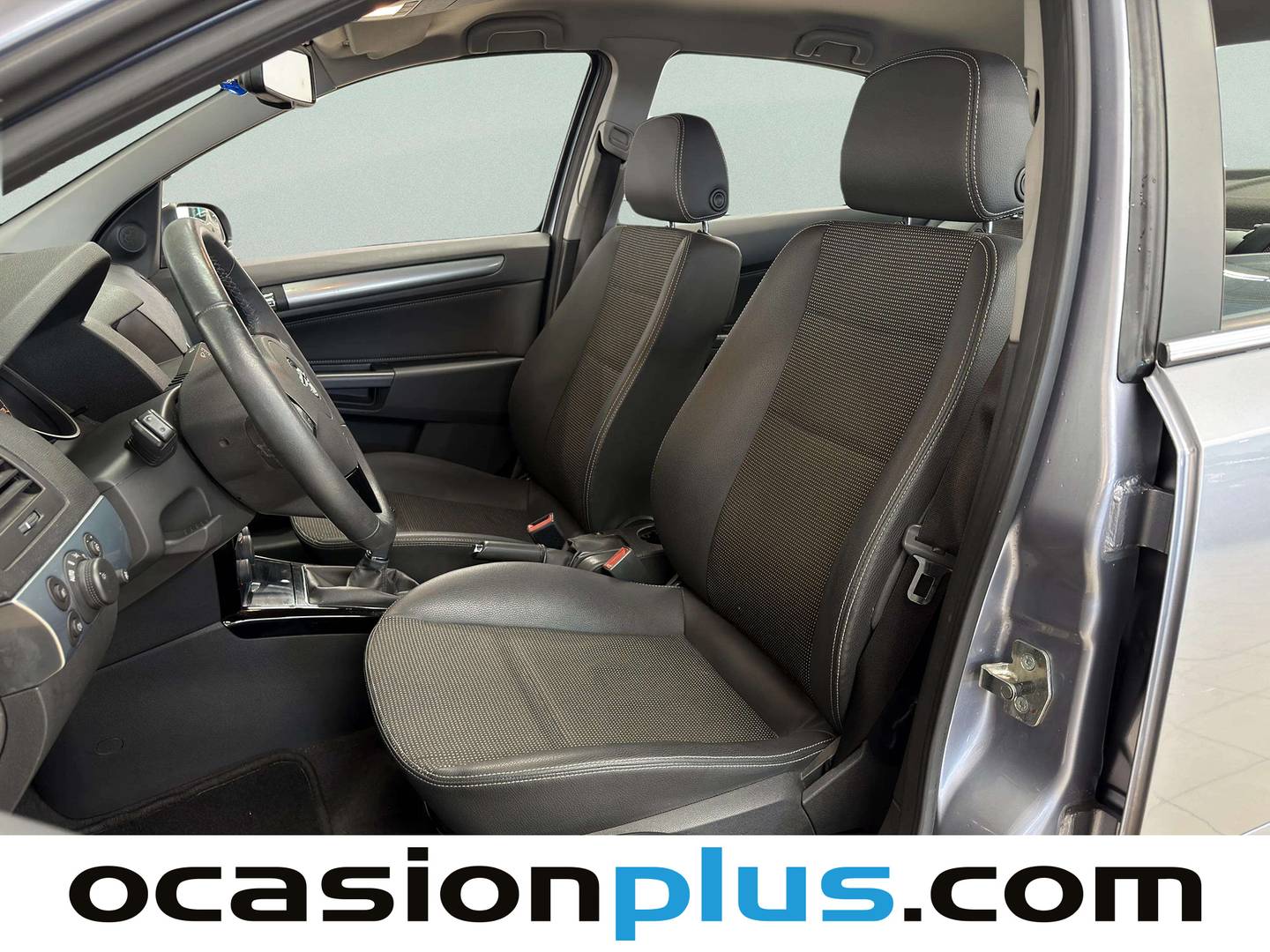 Foto asientos delanteros Opel Astra Opel Astra 1.7CDTi Edition (100 CV)