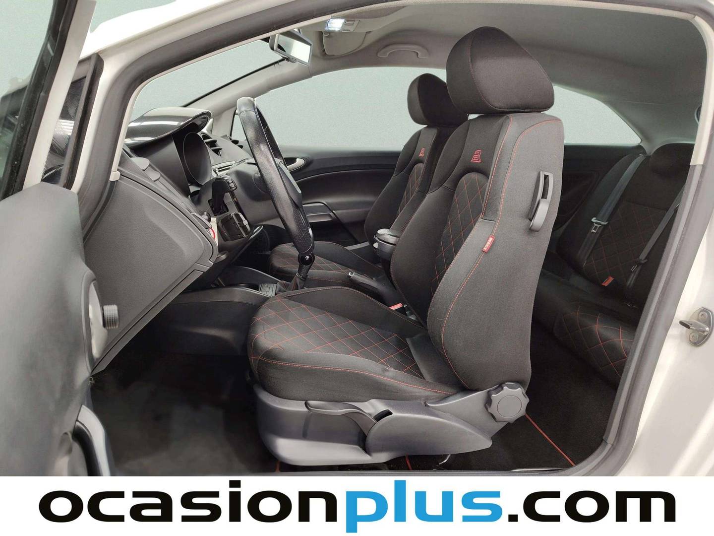 Foto asientos delanteros Seat Ibiza Seat Ibiza SC 2.0 TDI CR FR Bocanegra (143 CV)