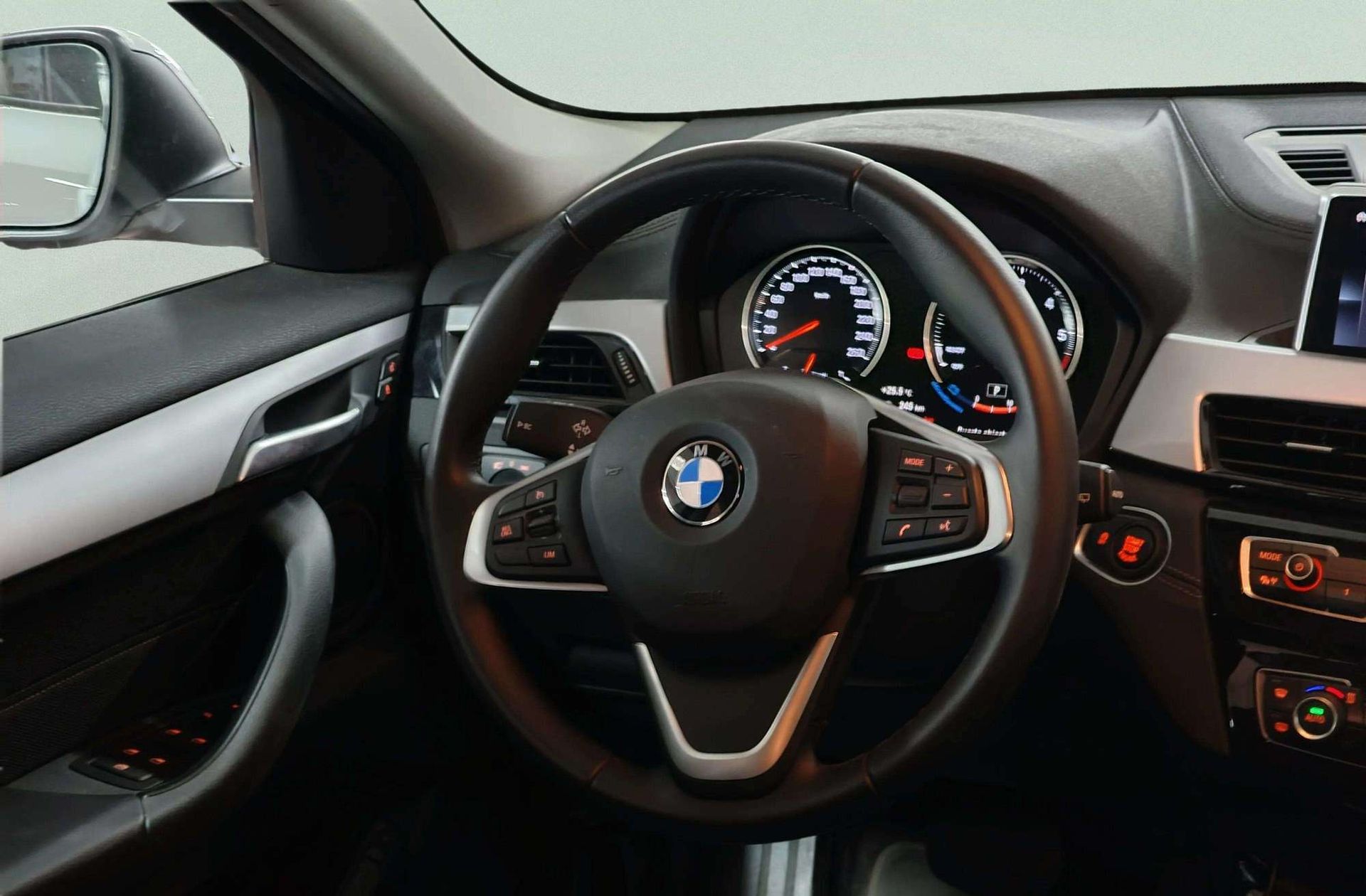 BMW X2 sDrive18d Business - foto 26