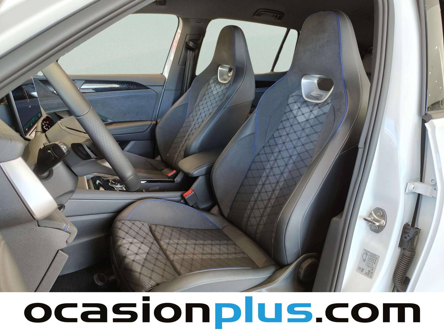 Foto asientos traseros Volkswagen Tayron Volkswagen Tayron R-Line 1.5 eTSI (150 CV) DSG 7 Plazas