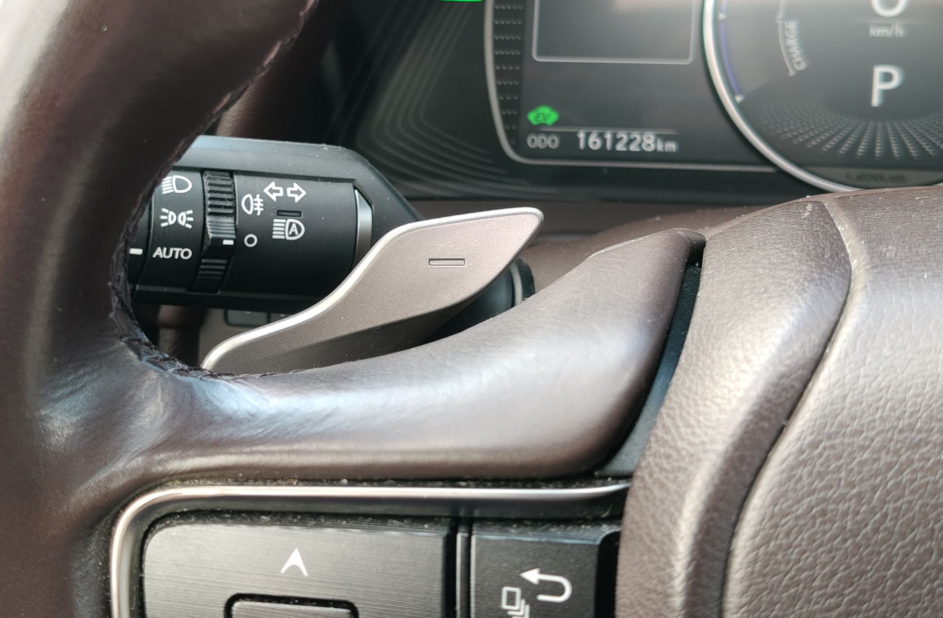 Lexus ES 300h Executive - foto 28