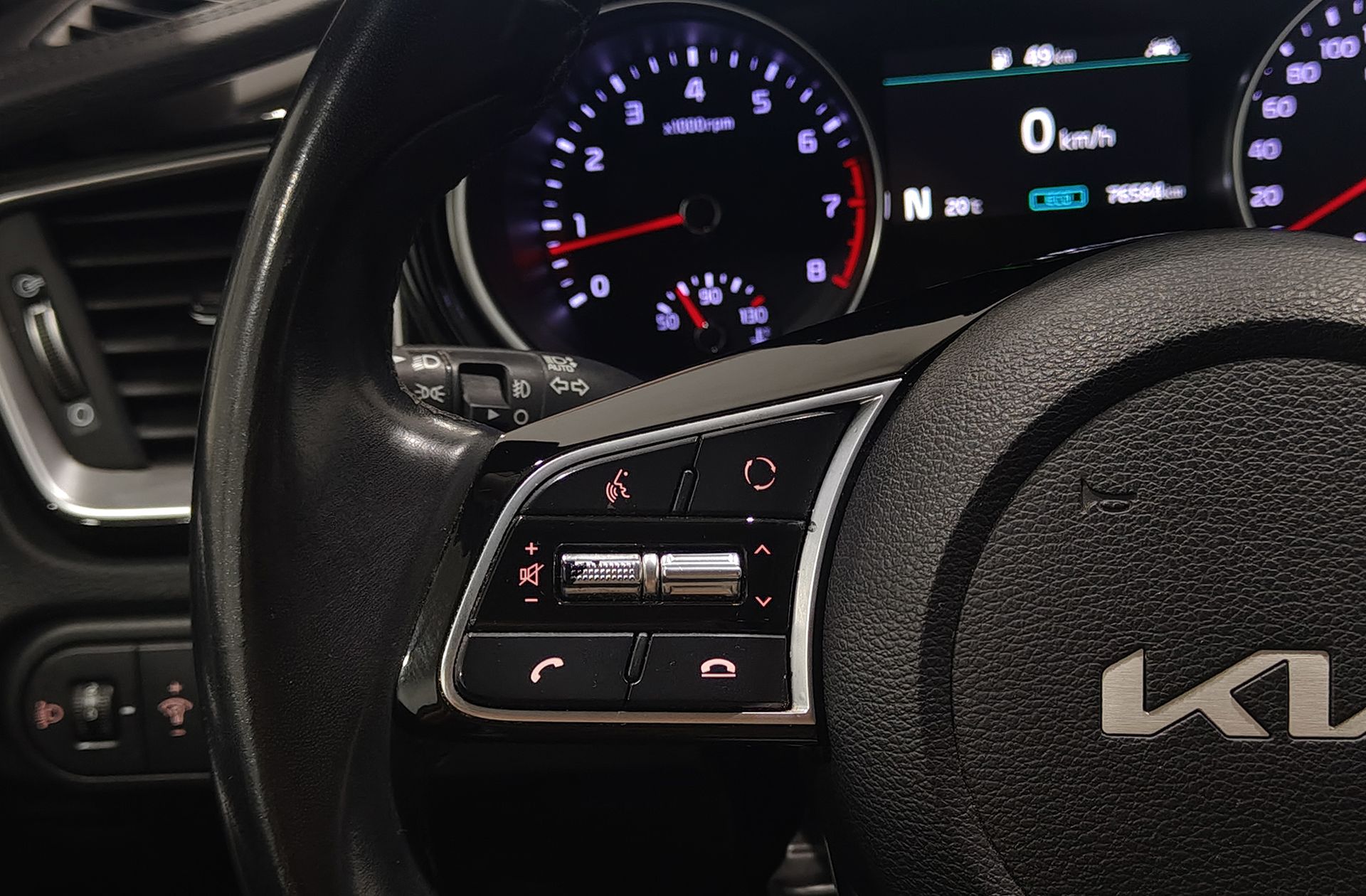 Kia XCeed 1.5 MHEV iMT Tech - foto 30