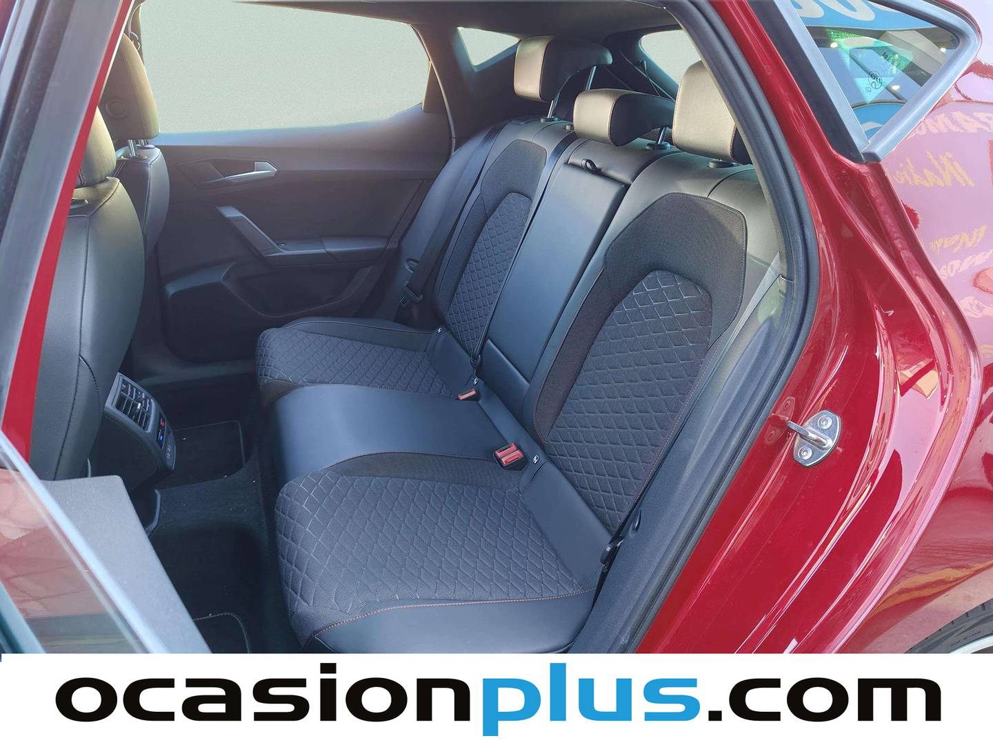 Foto asientos traseros Seat León Seat León 1.5 eTSI S&S FR Launch Pack L DSG (150 CV)