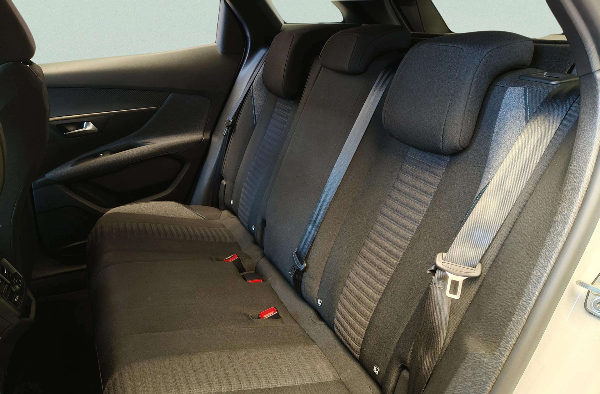 Peugeot 3008 BlueHDi 130 Active Pack EAT8 - foto 14