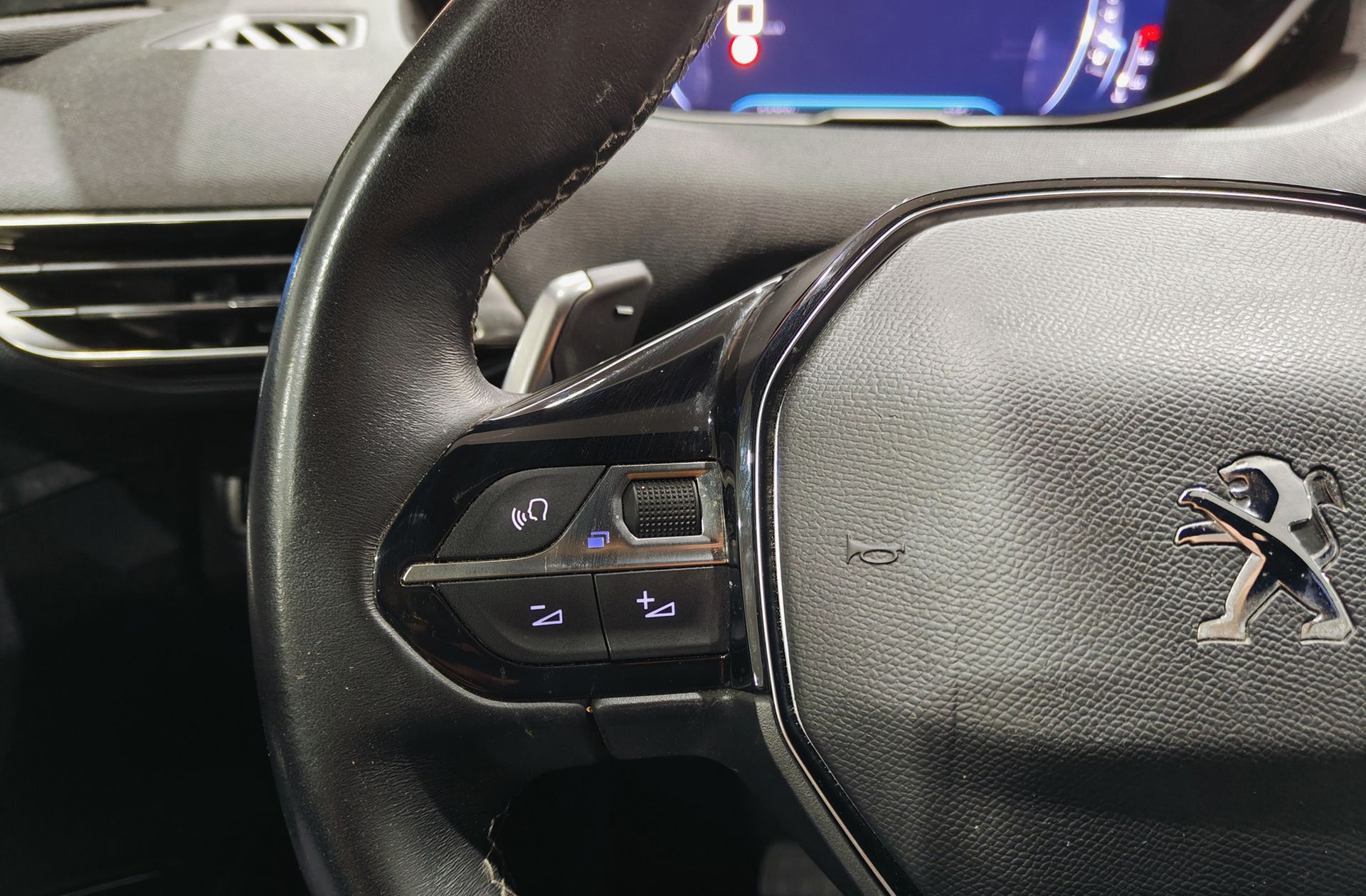 Peugeot 5008 PureTech 130 Allure Pack EAT8 7 plazas - foto 31