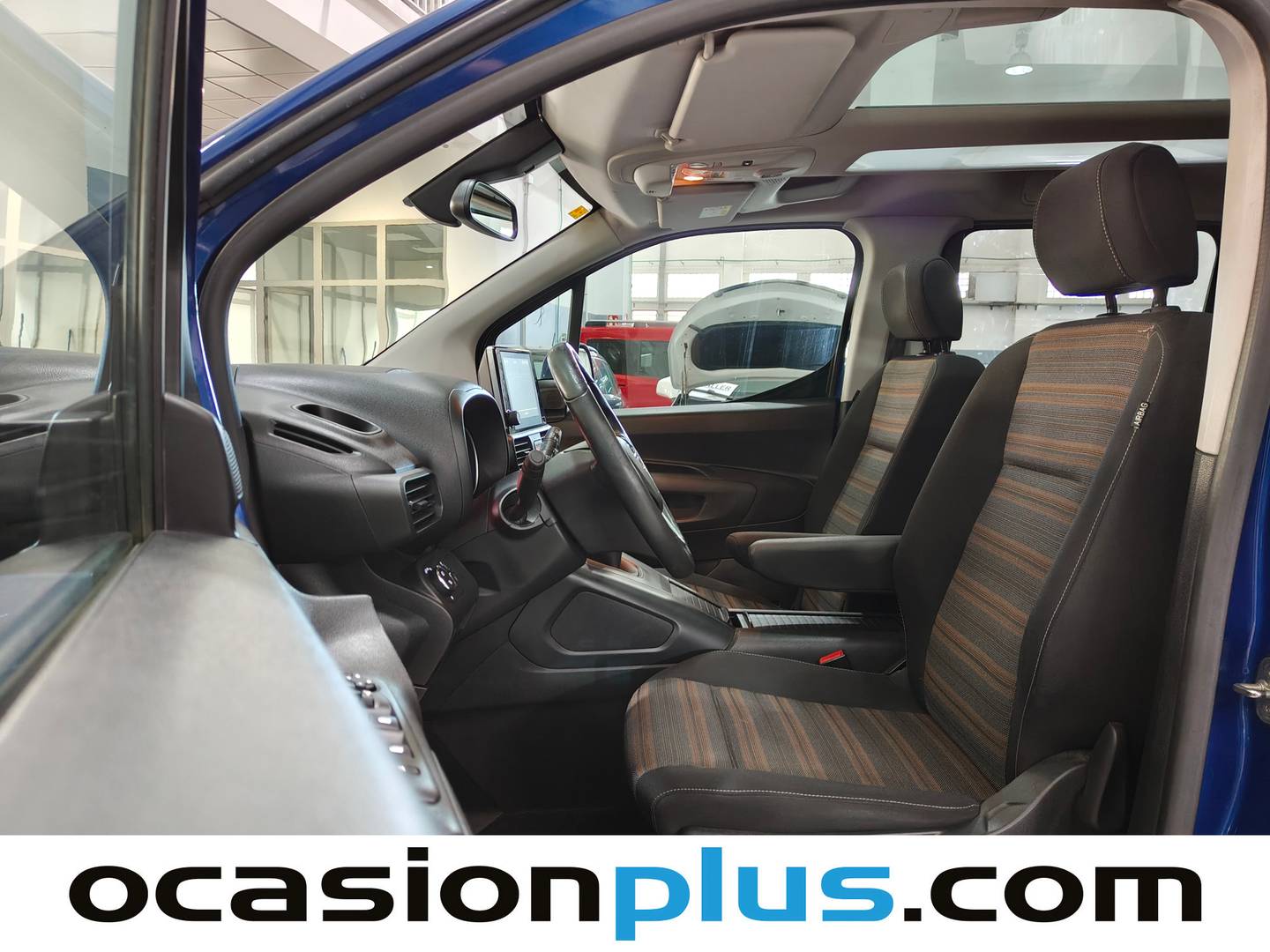 Foto asientos delanteros Opel Combo Life Opel Combo Life 1.5 TD S&S Innovation L (102 CV)