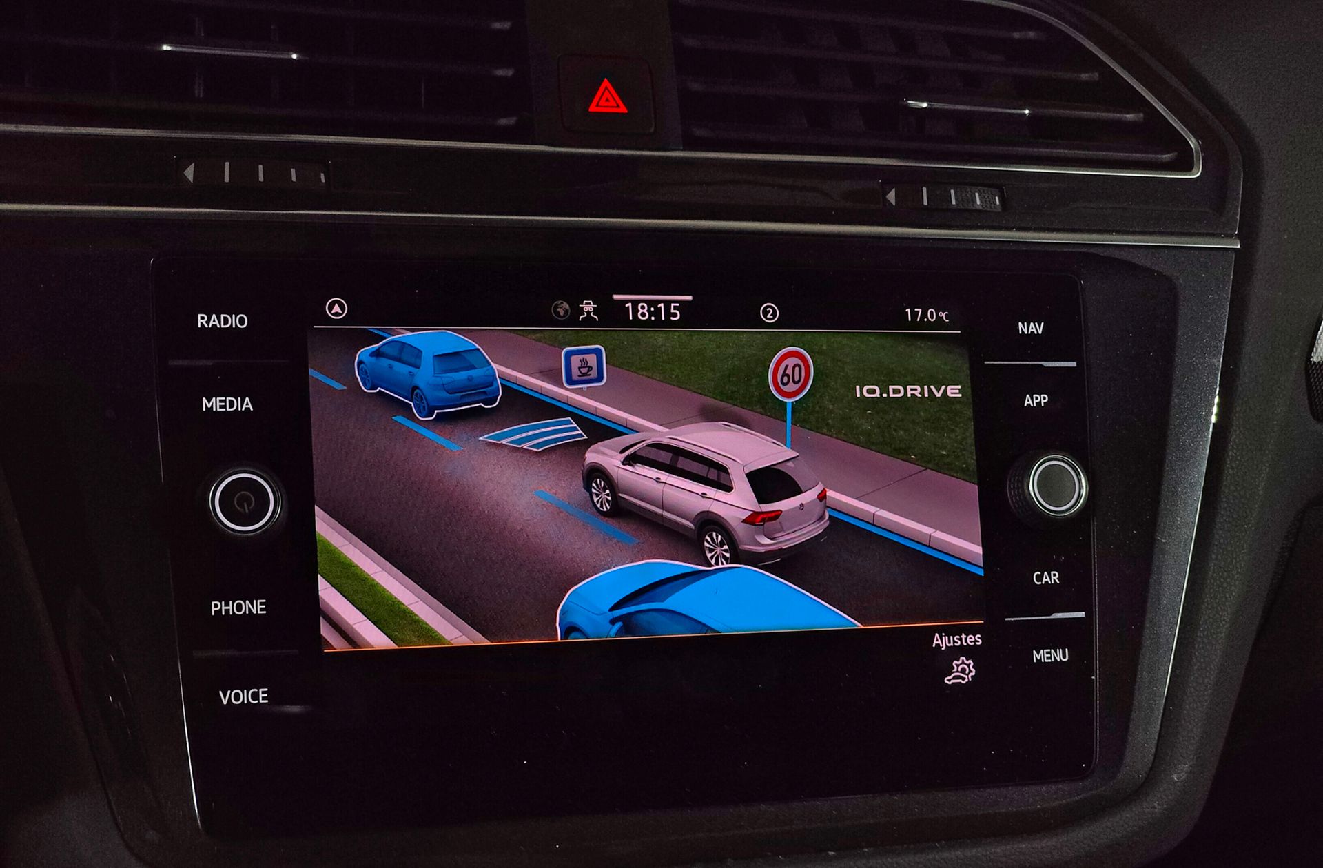 Volkswagen Tiguan Urban Sport 2.0 TDI DSG - foto 12
